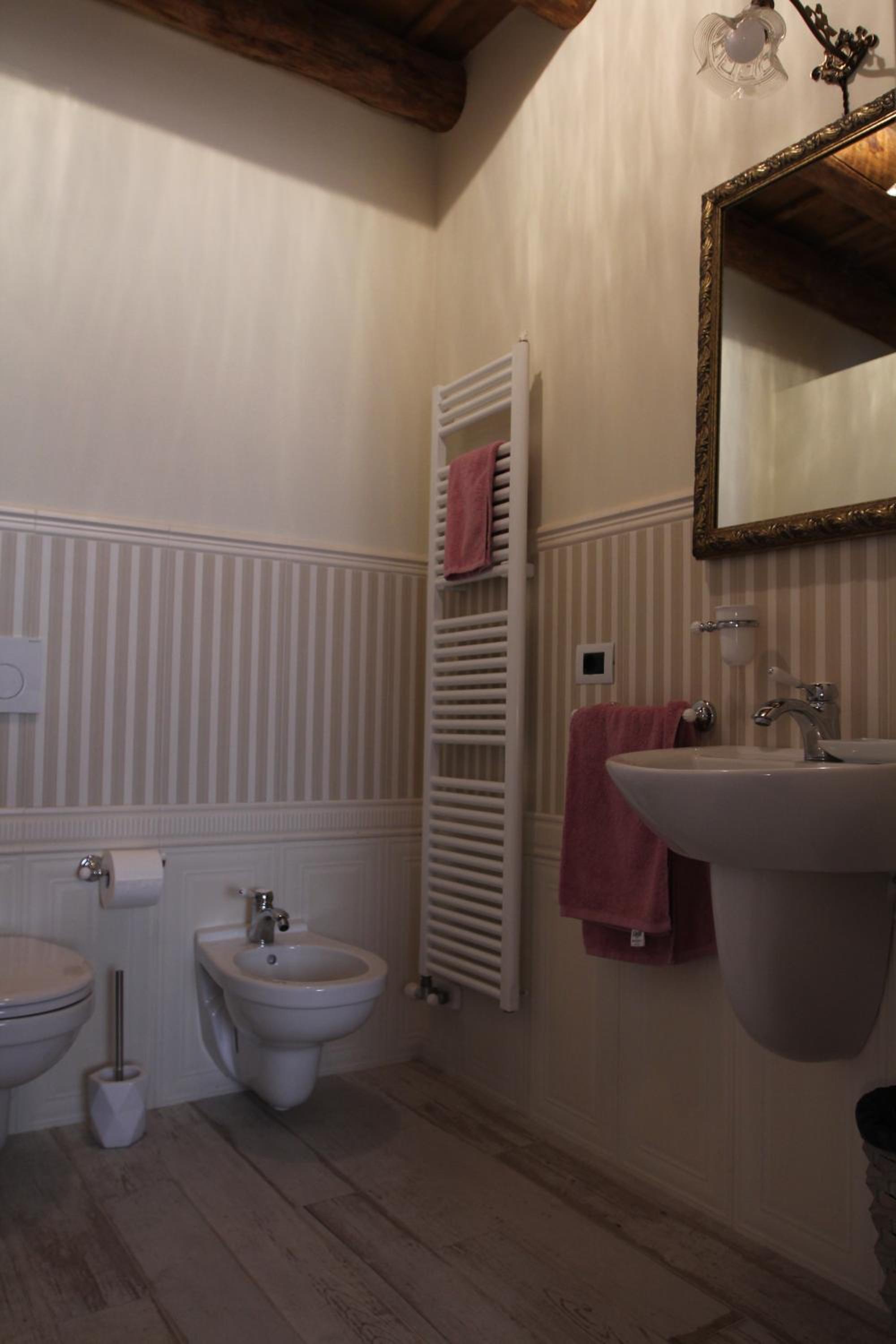 Triple Room with Private Bathroom - Photo 3