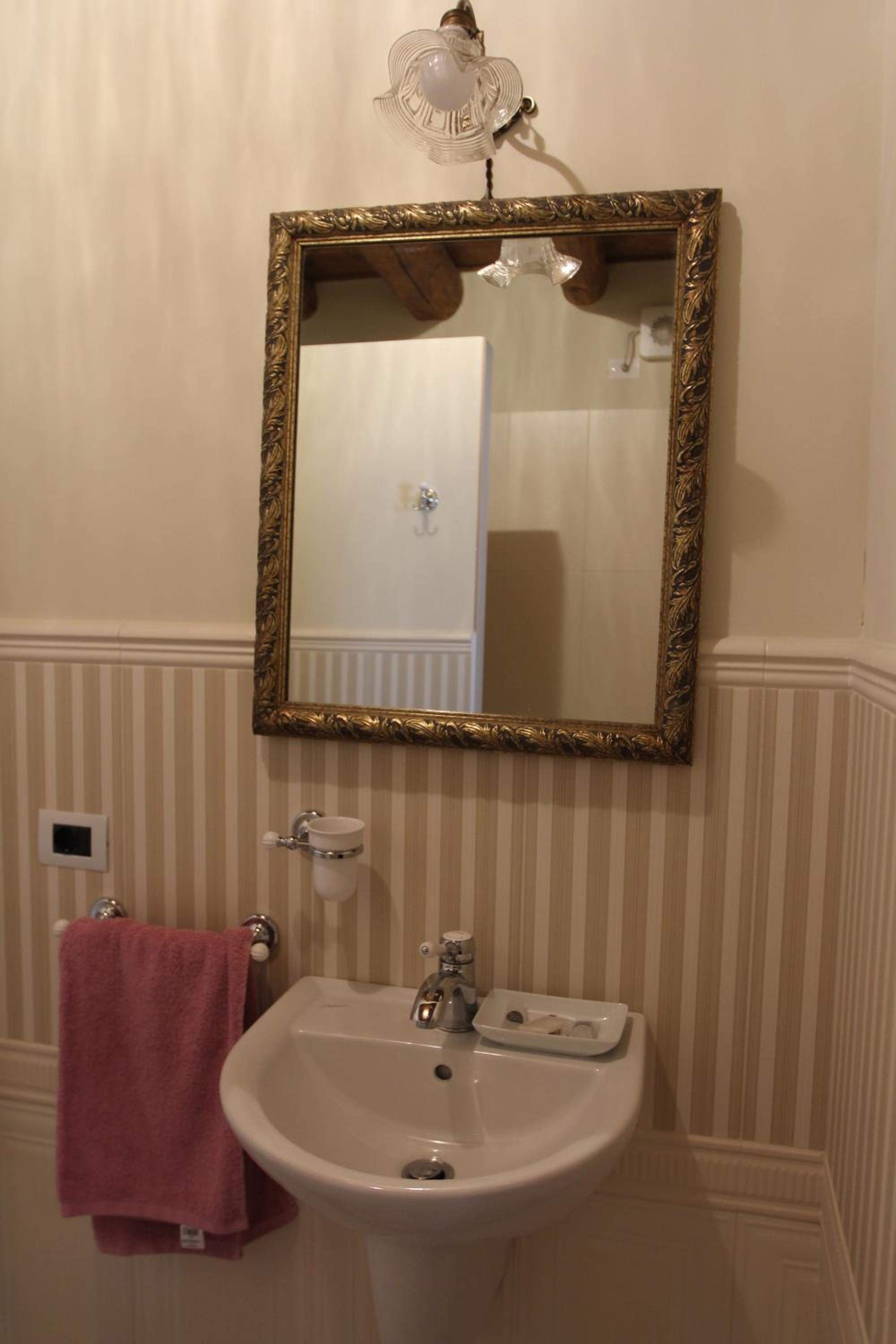 Triple Room with Private Bathroom - Photo 2