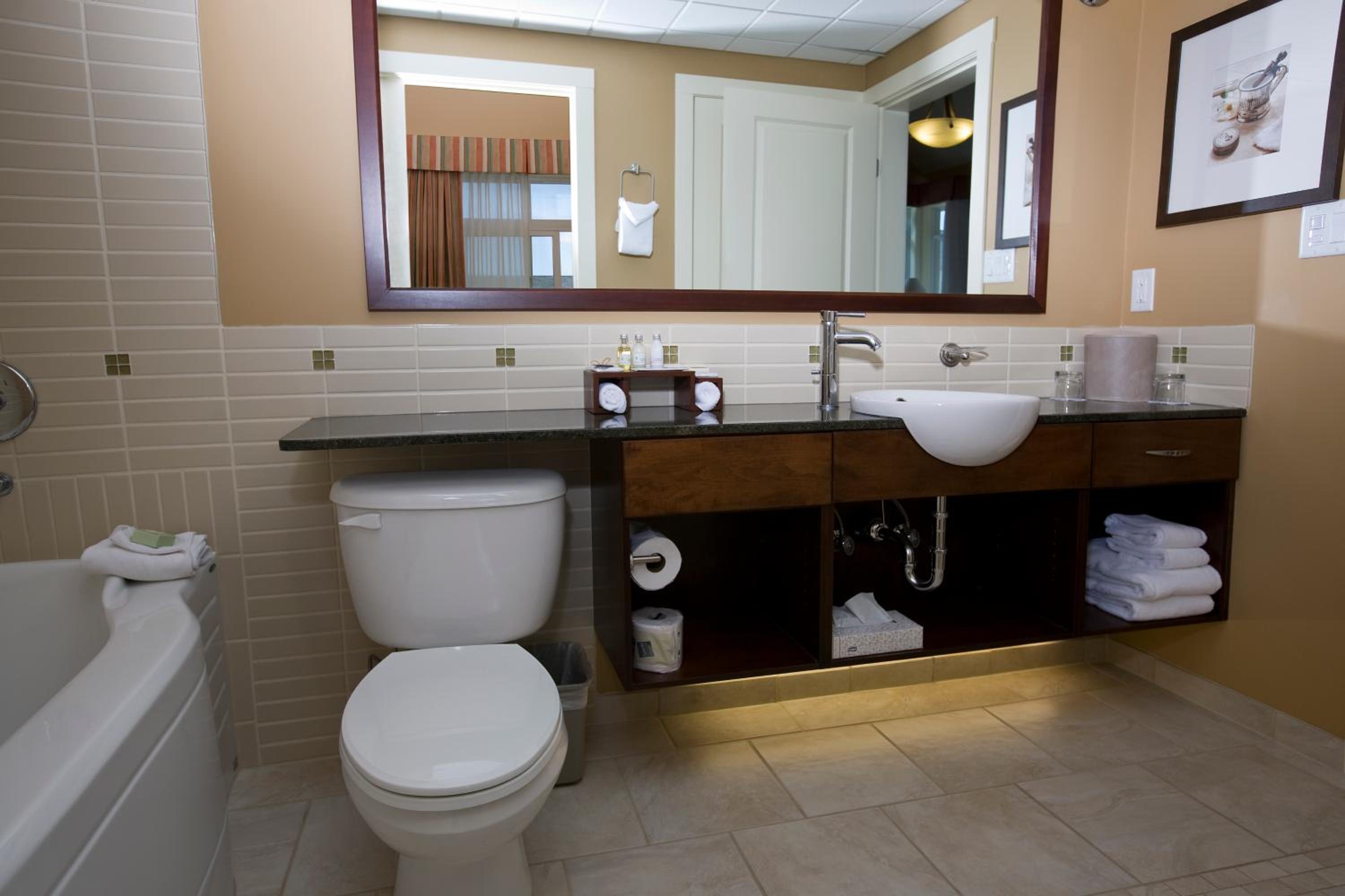 Queen Studio with Bluff View photo 2