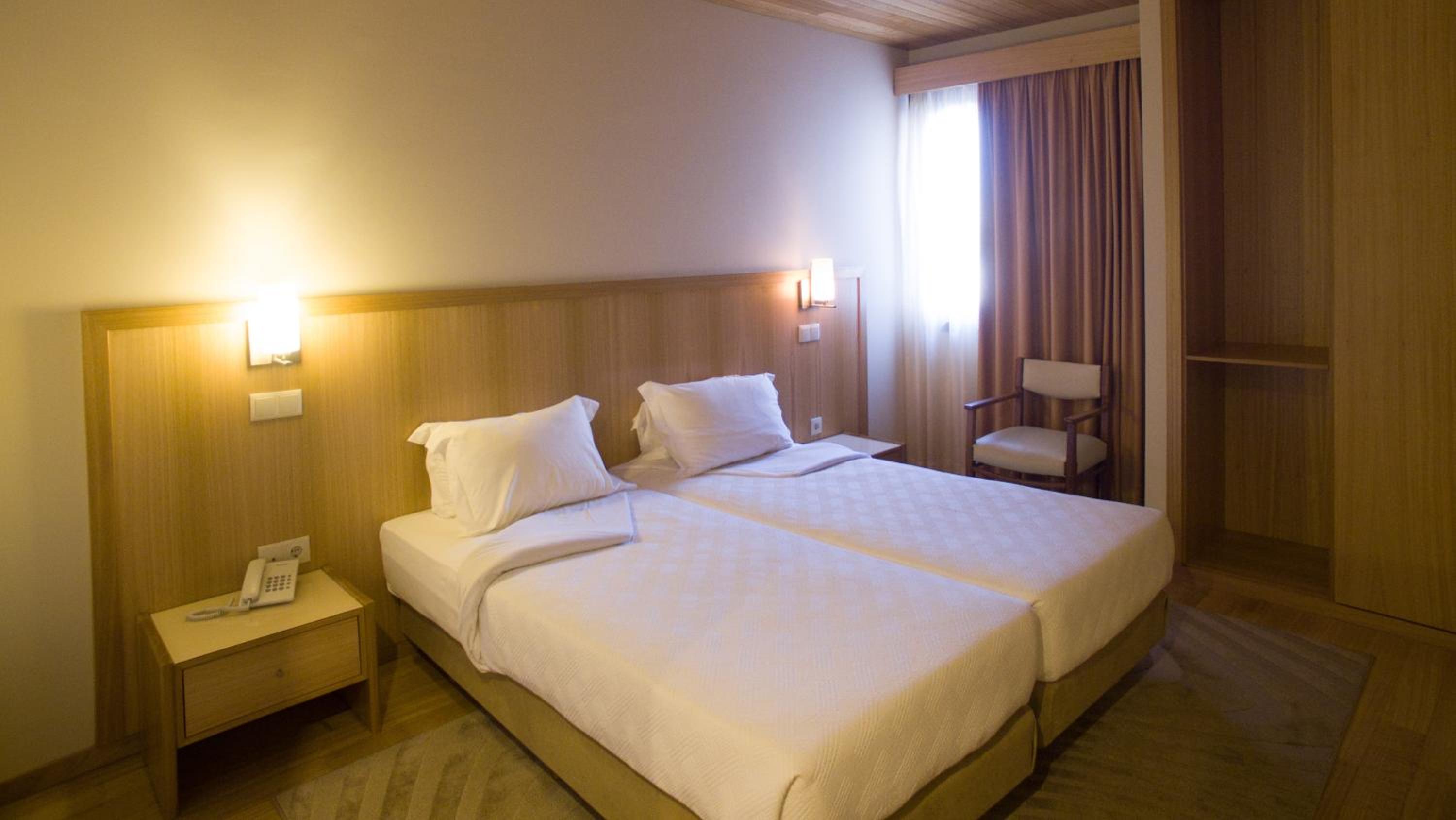Twin Room - Photo 6