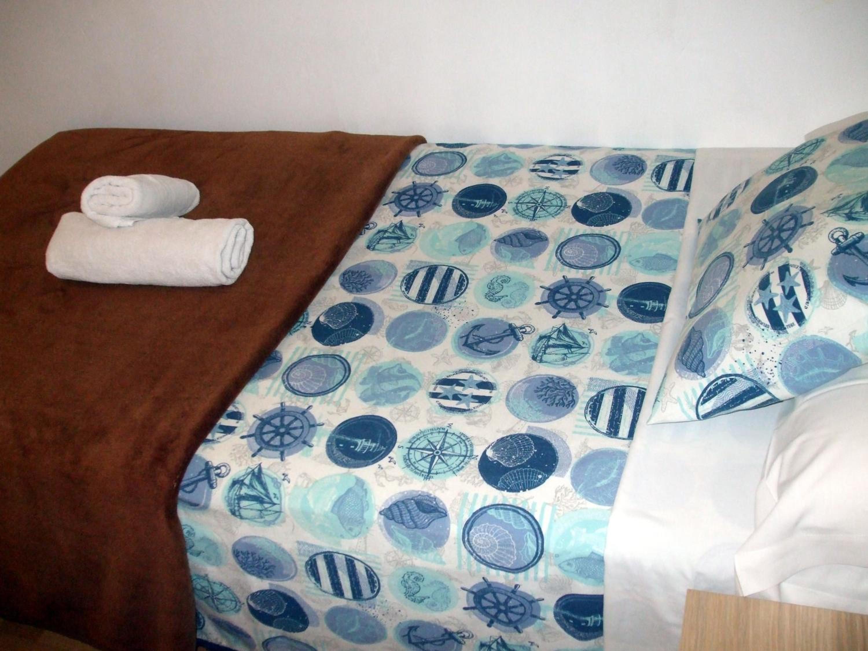 Single Room with Shared Bathroom photo 3