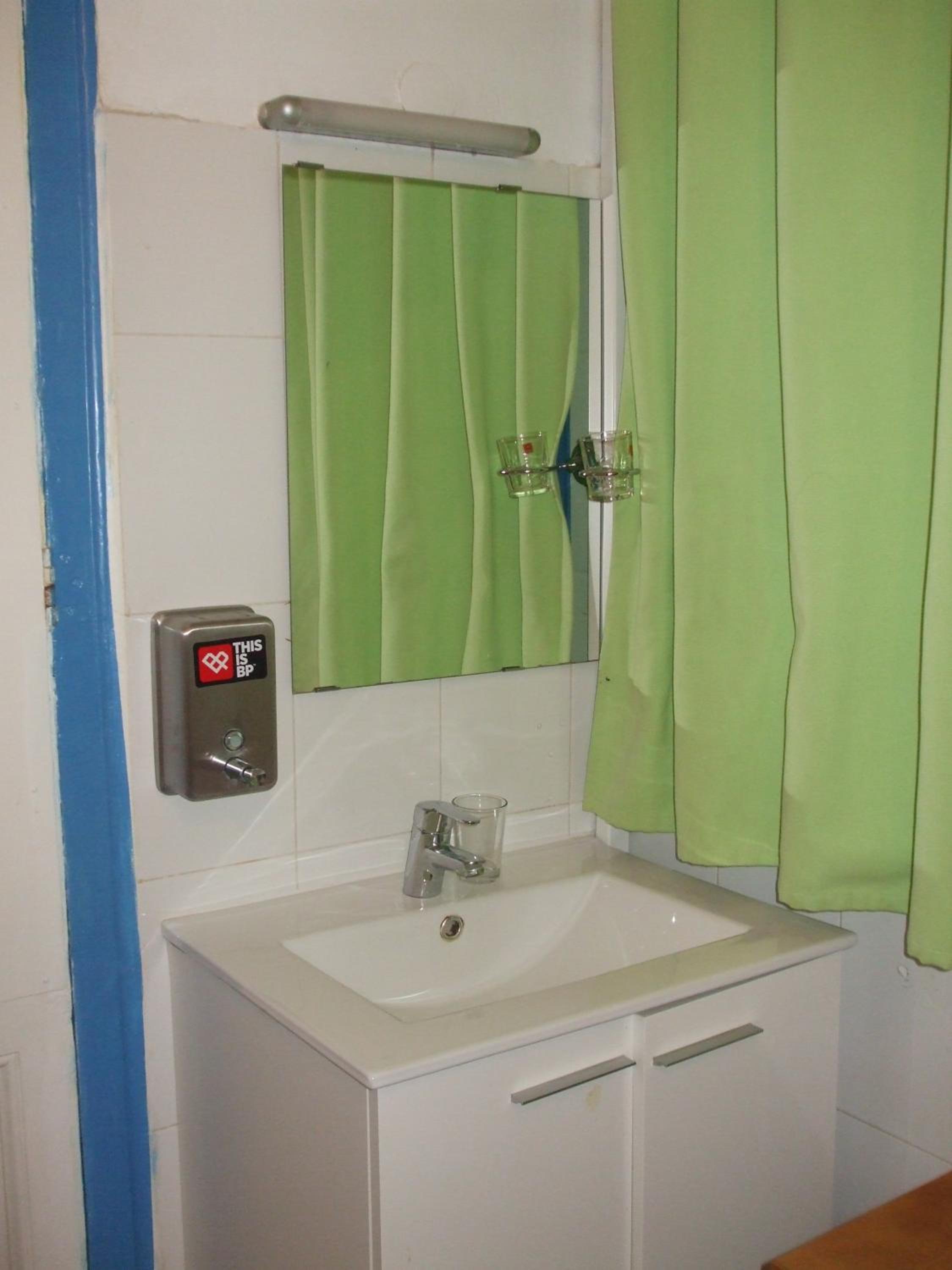 Triple Room with Shared Bathroom photo 3