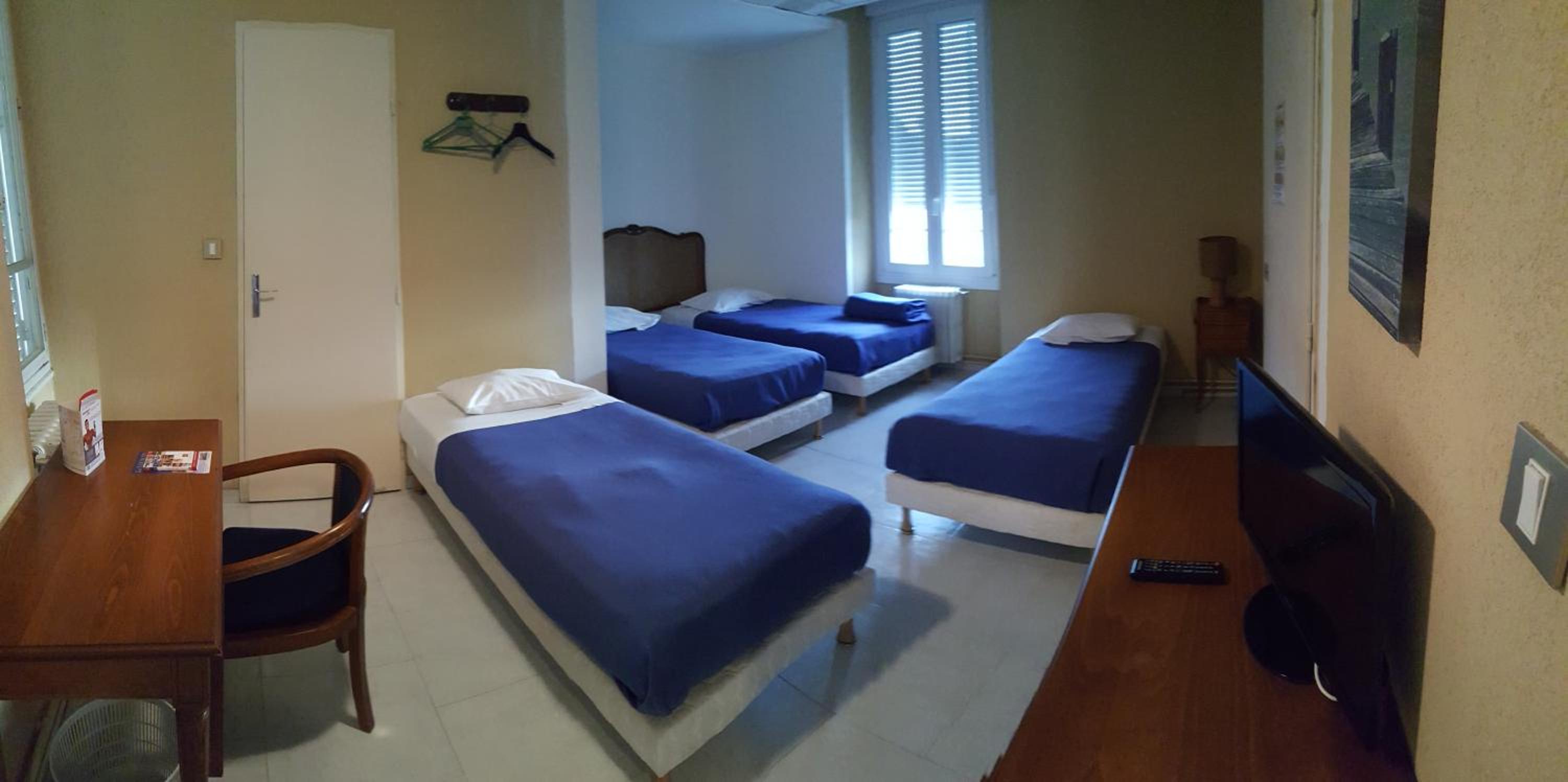 Triple Room - Photo 12