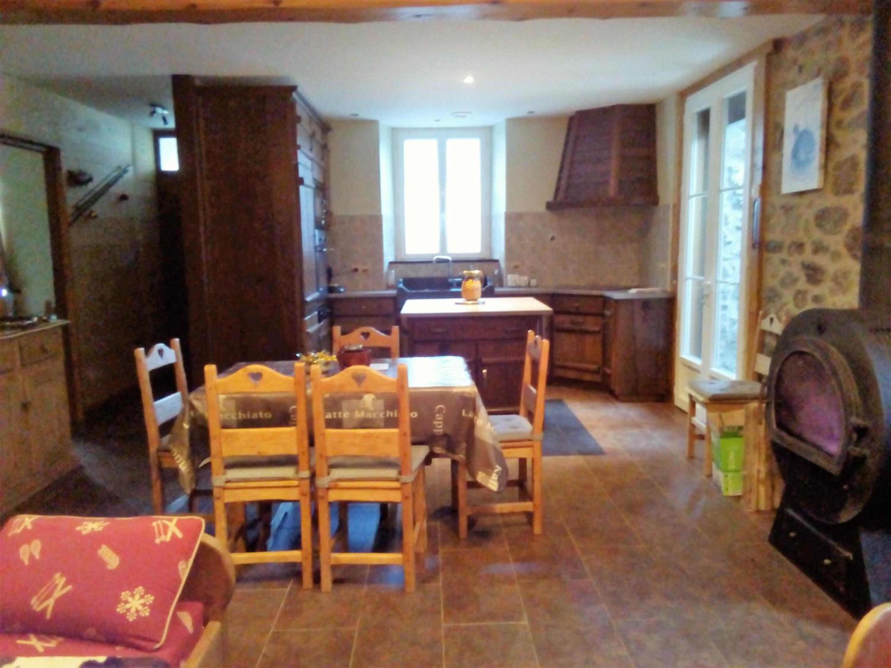 Three-Bedroom House photo 2