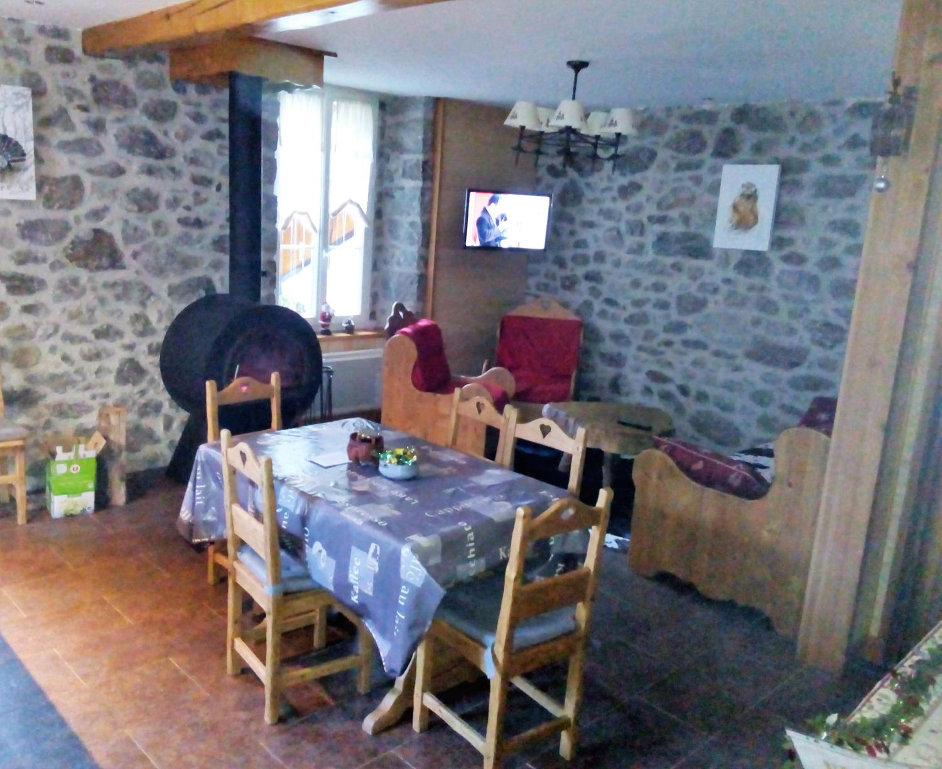 Three-Bedroom House photo 3
