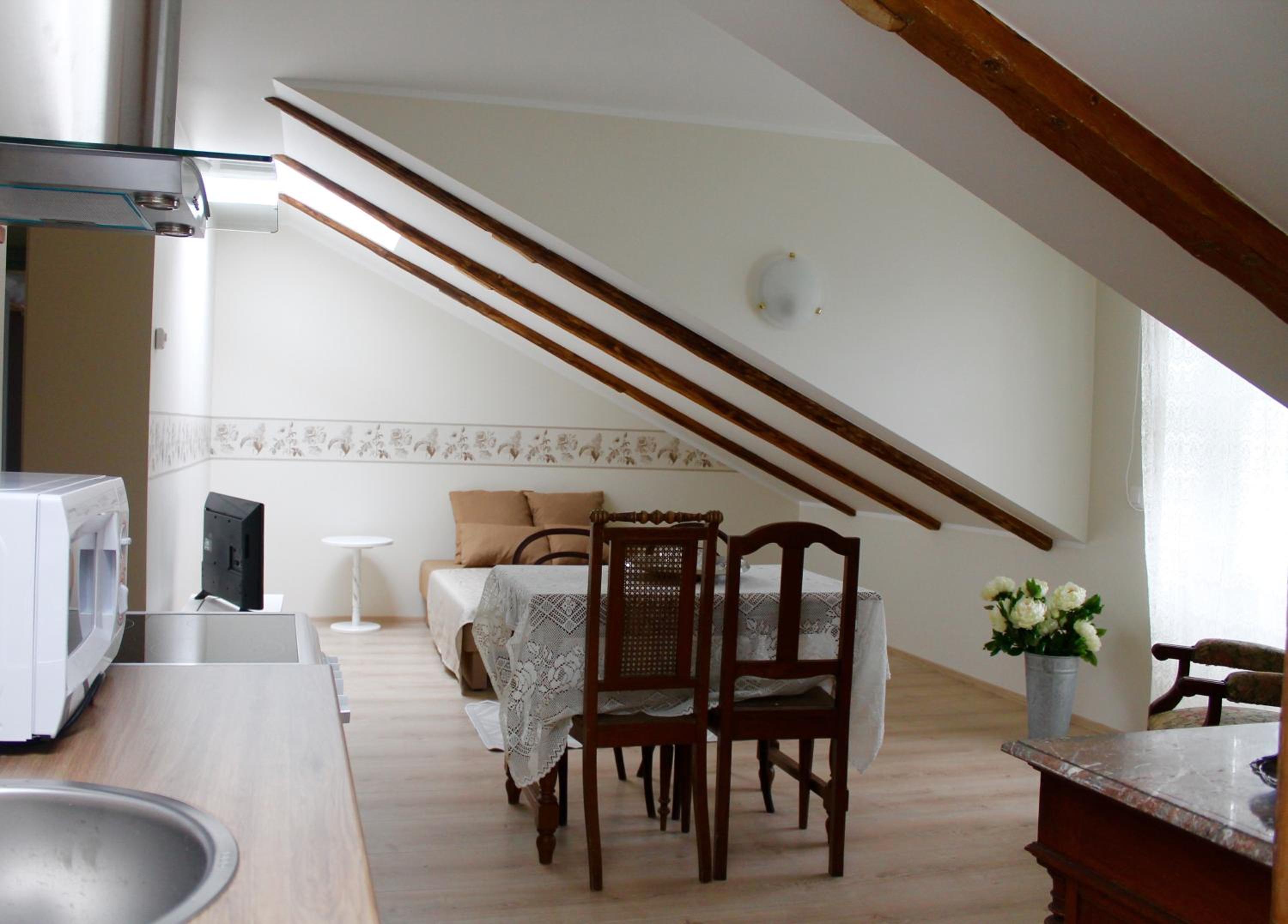 One-Bedroom Apartment - Photo 1