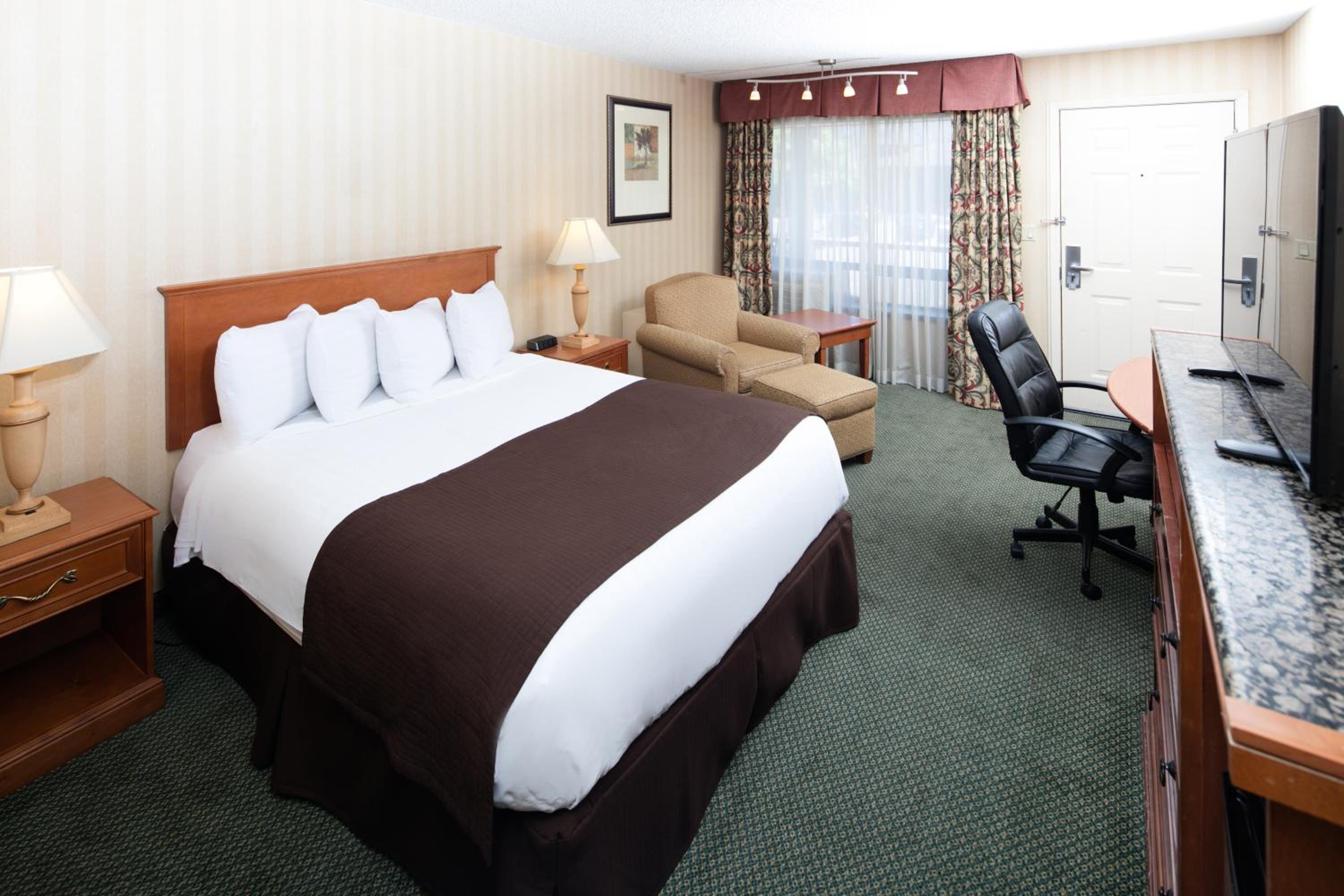 Standard Queen Room - Photo 2