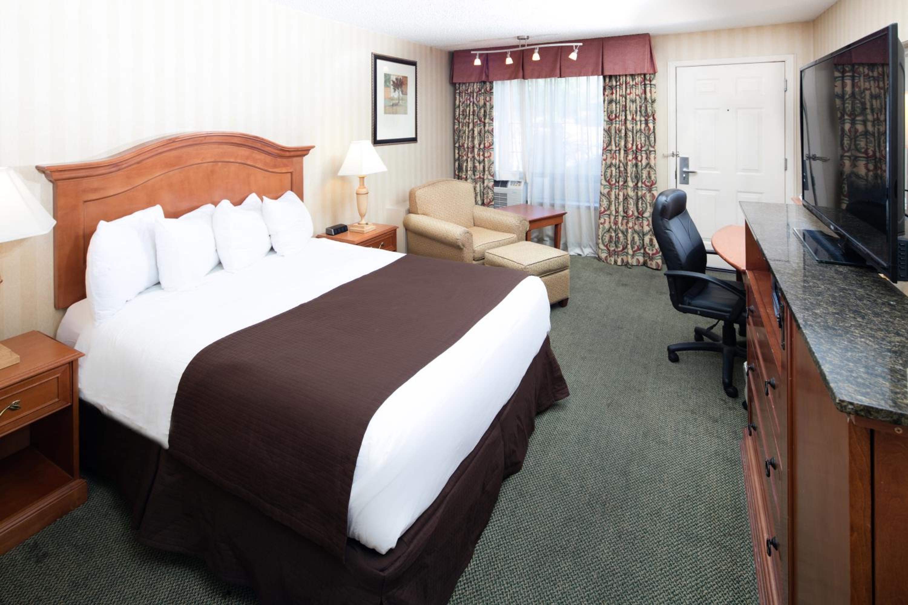 Standard Queen Room - Photo 1