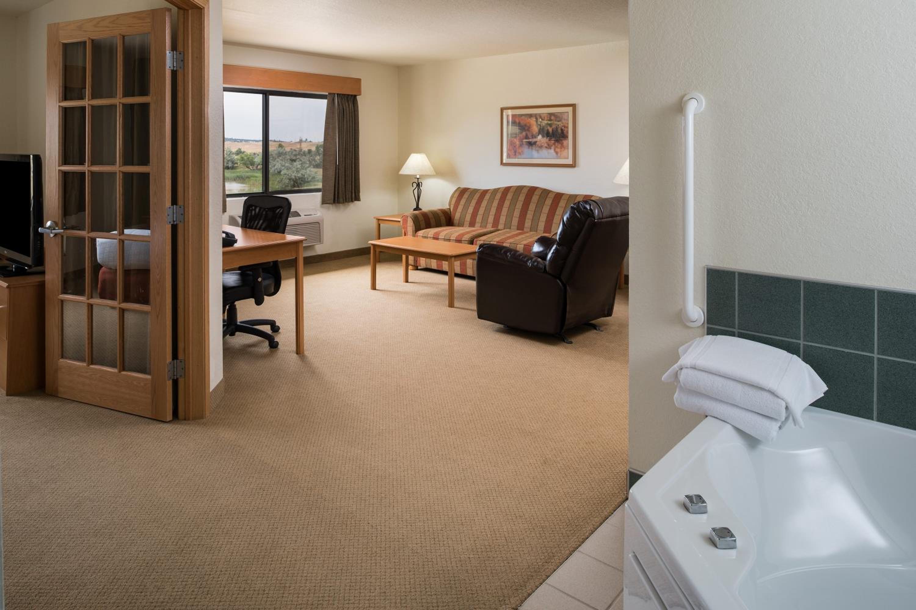 Suite with Spa Bath photo 2