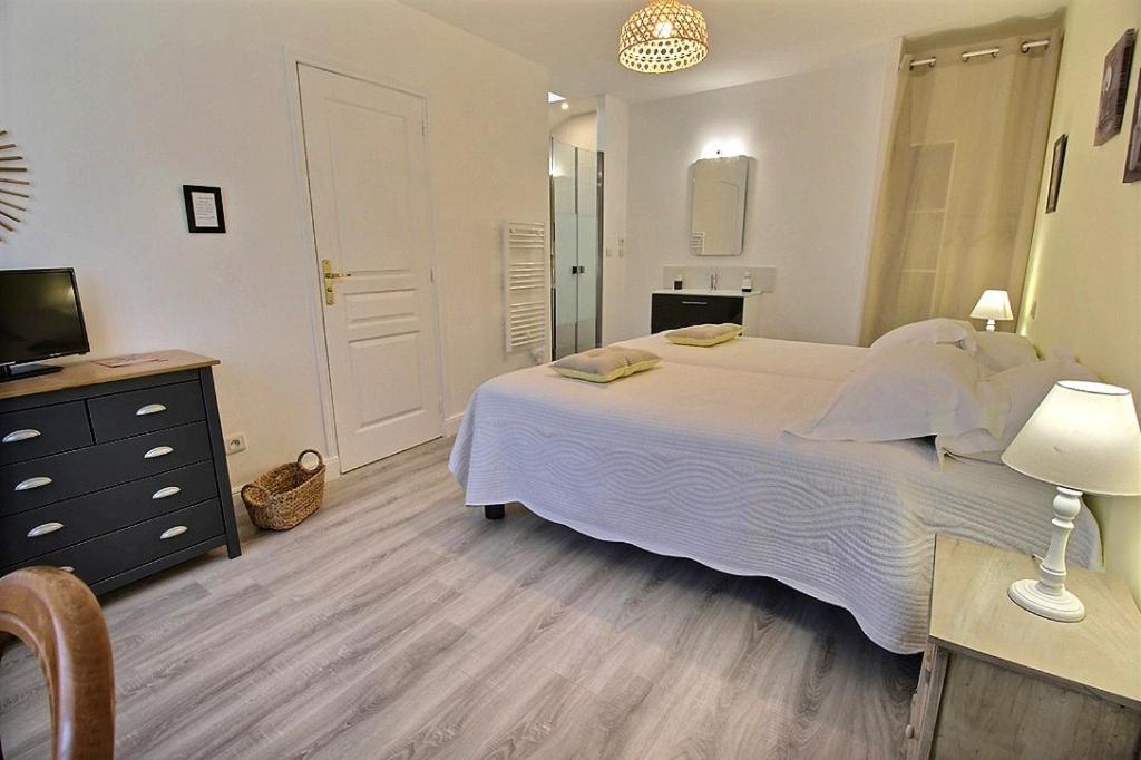 Double or Twin Room photo 2