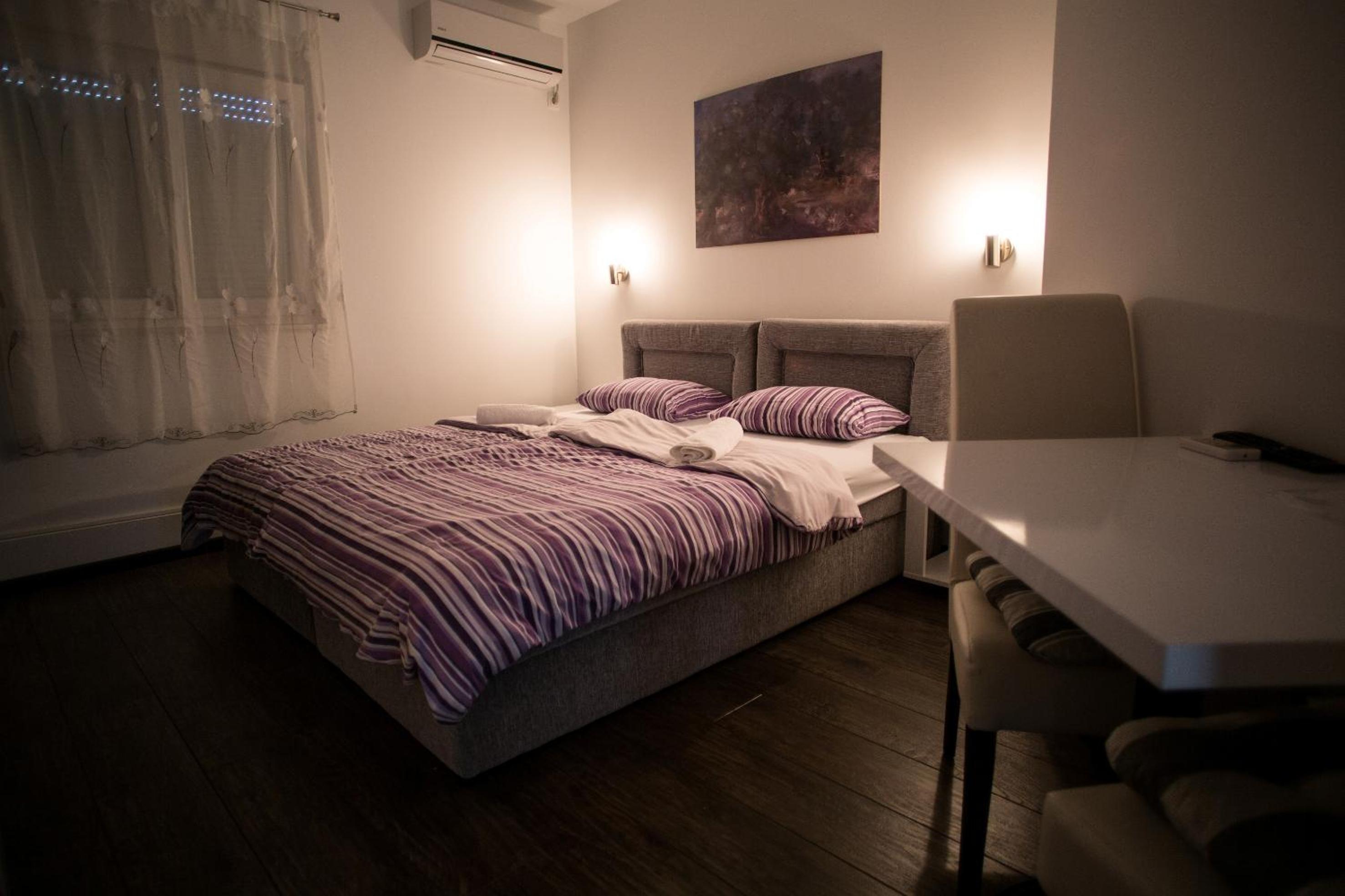 Studio (2 Adults + 1 Child)