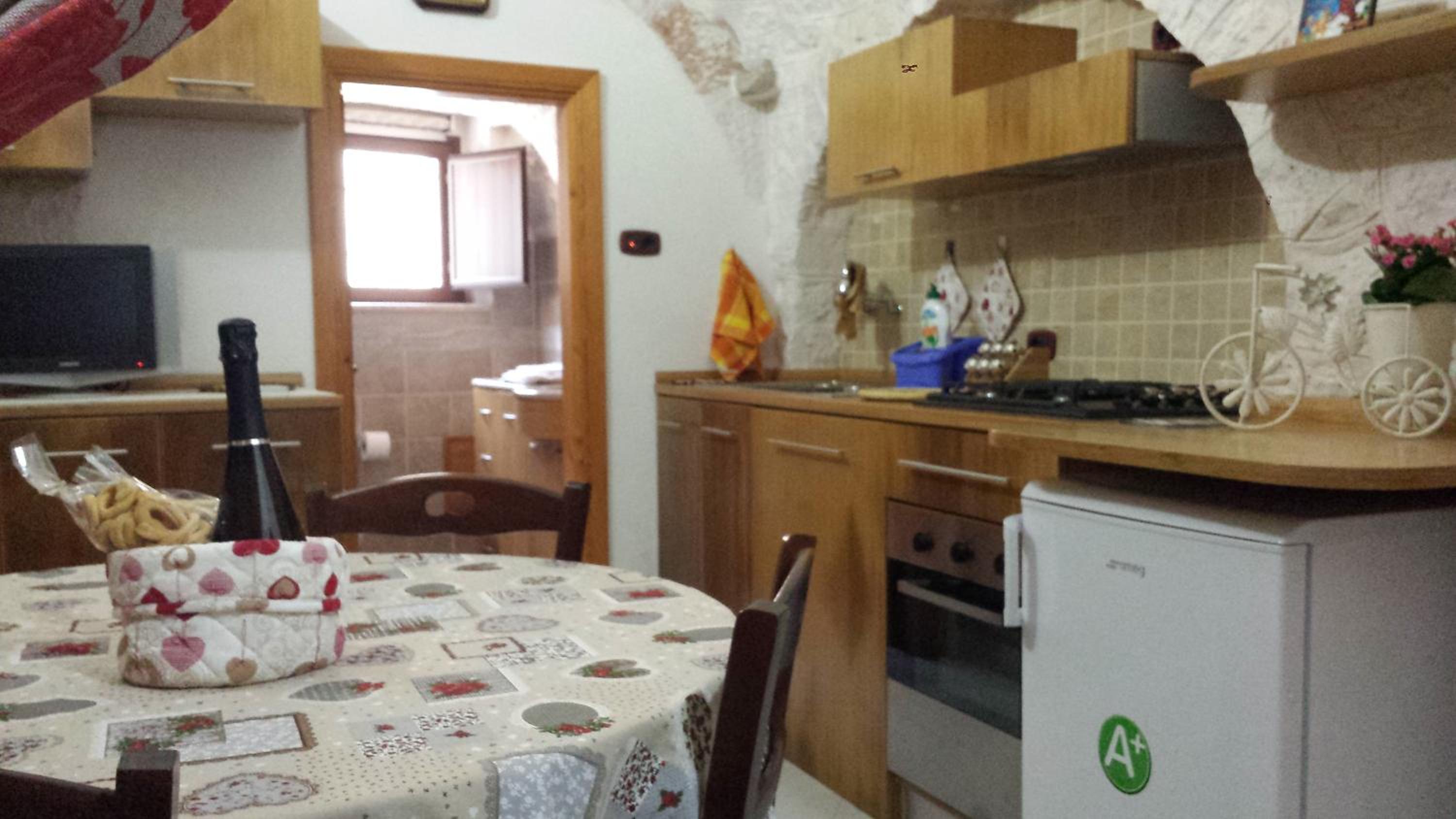 One-Bedroom House - Photo 10