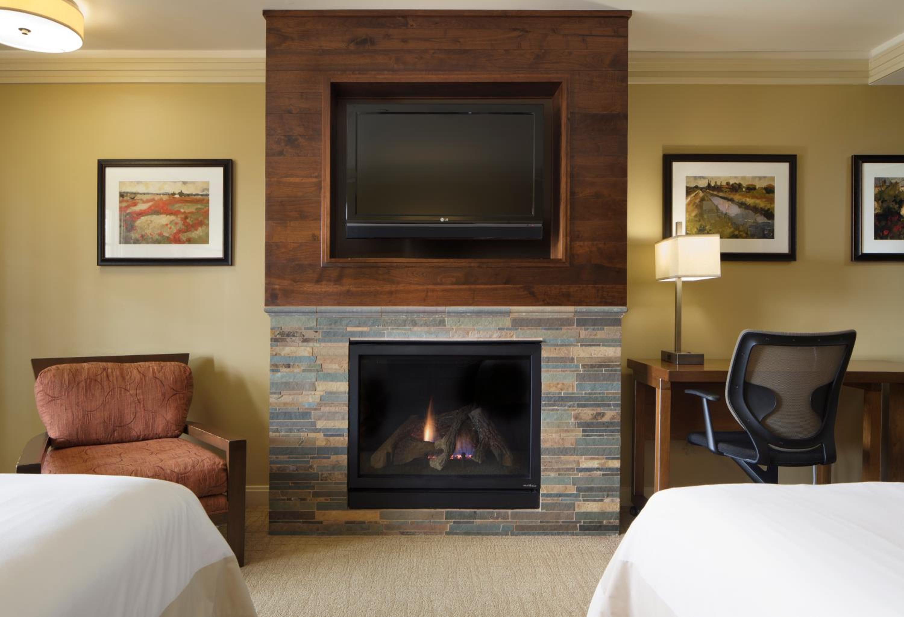 Premier Two Queen Room with Fireplace - Photo 5