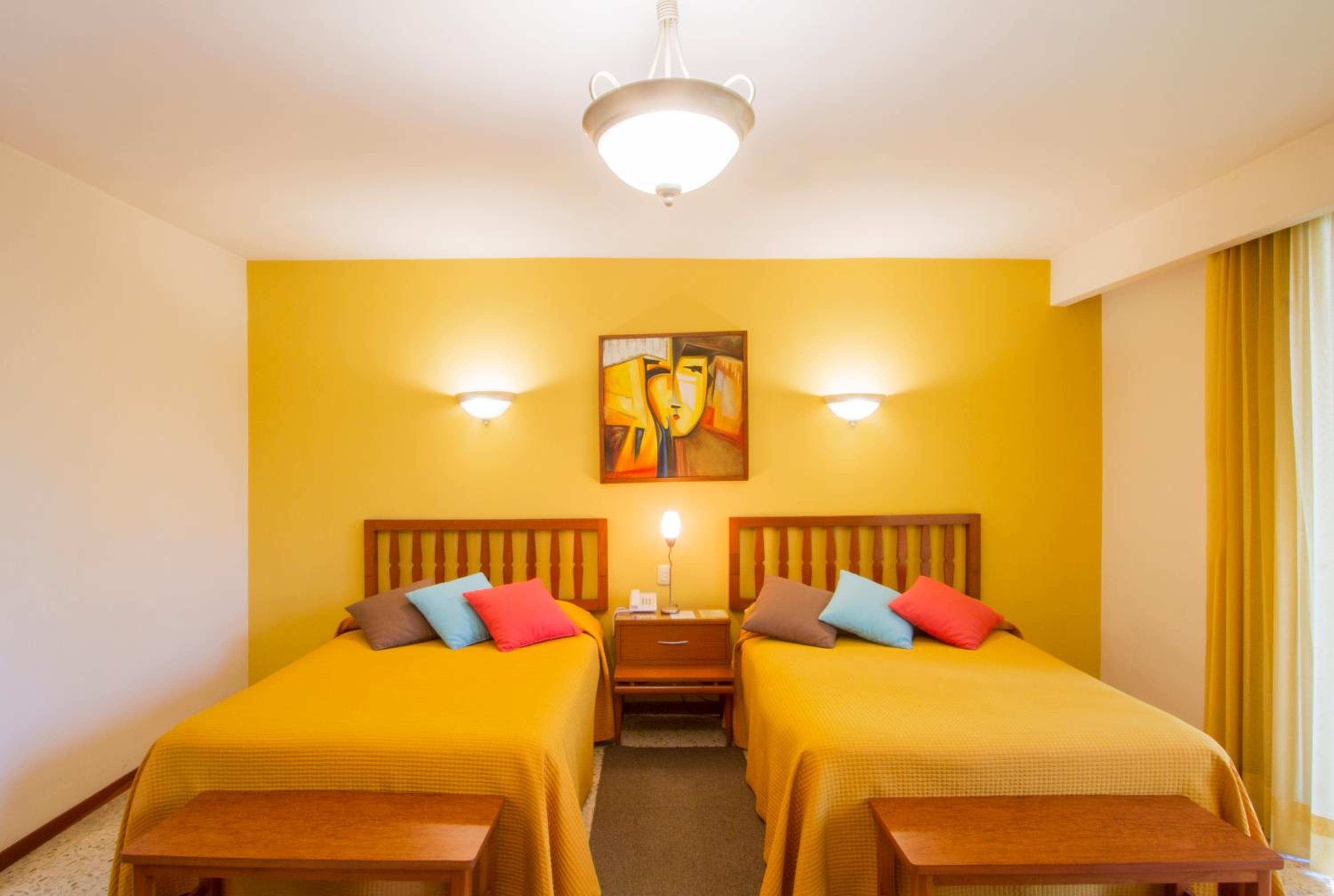 Twin Room - Photo 4