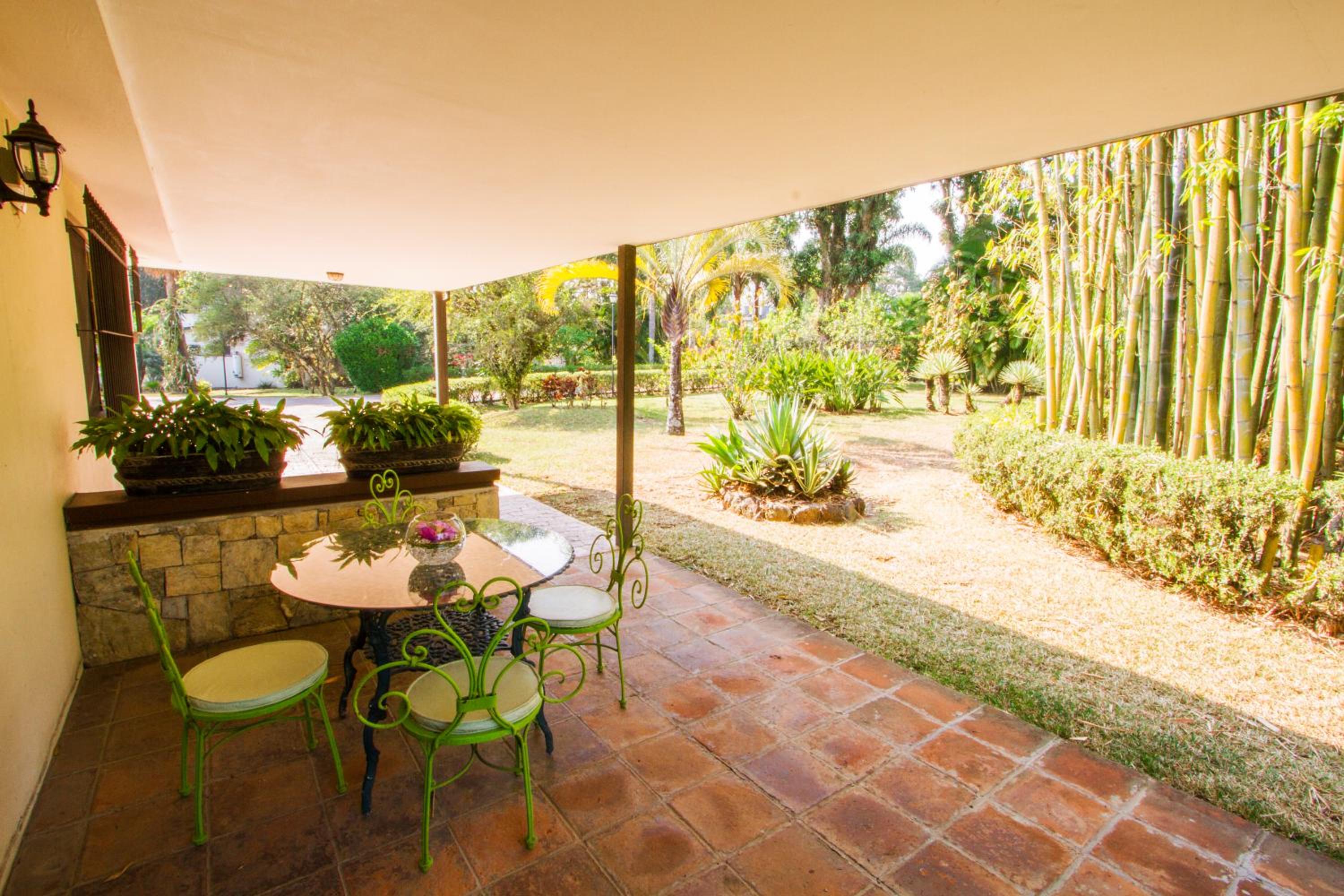 Bungalow with Garden View photo 2