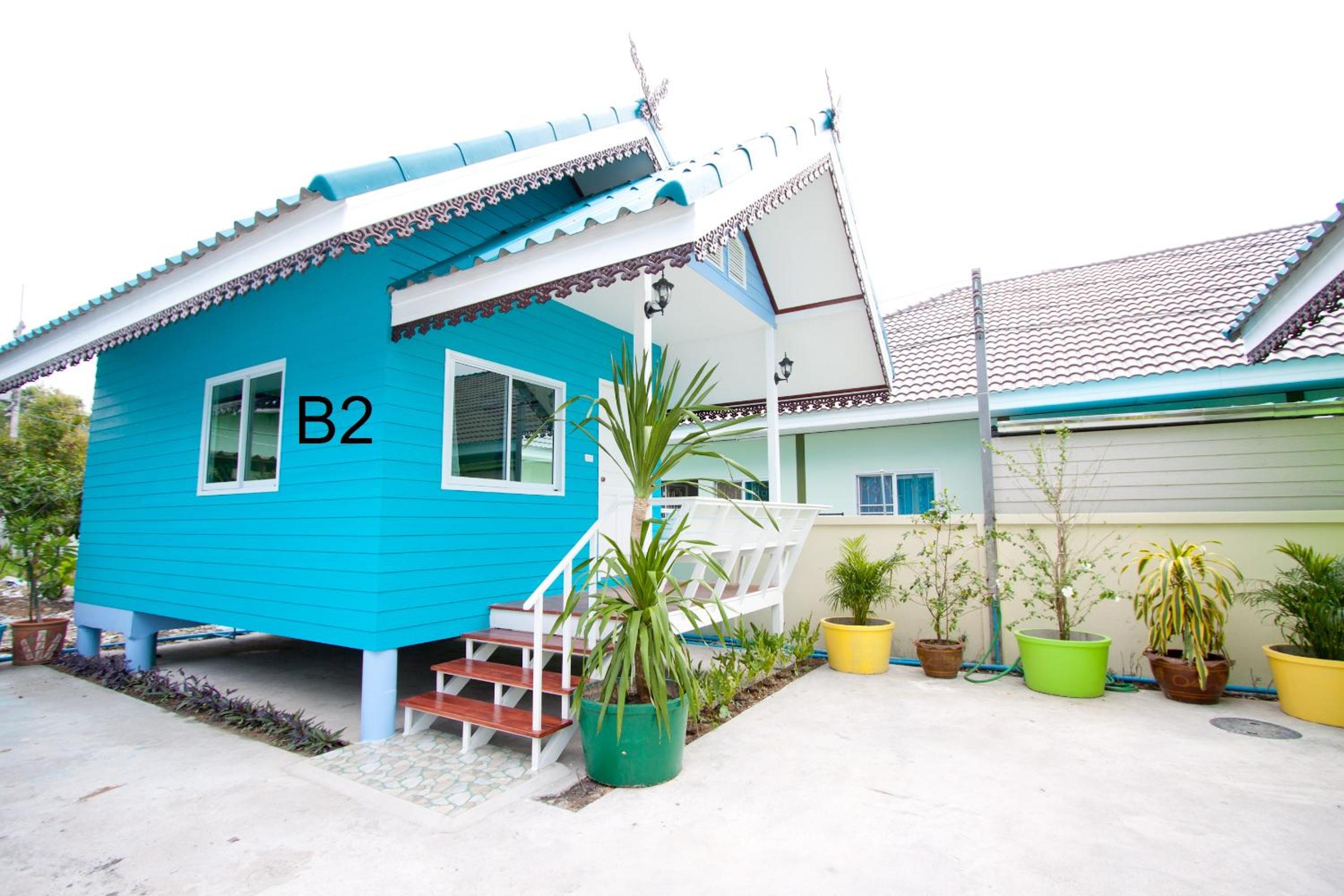 One-Bedroom House - Photo 25