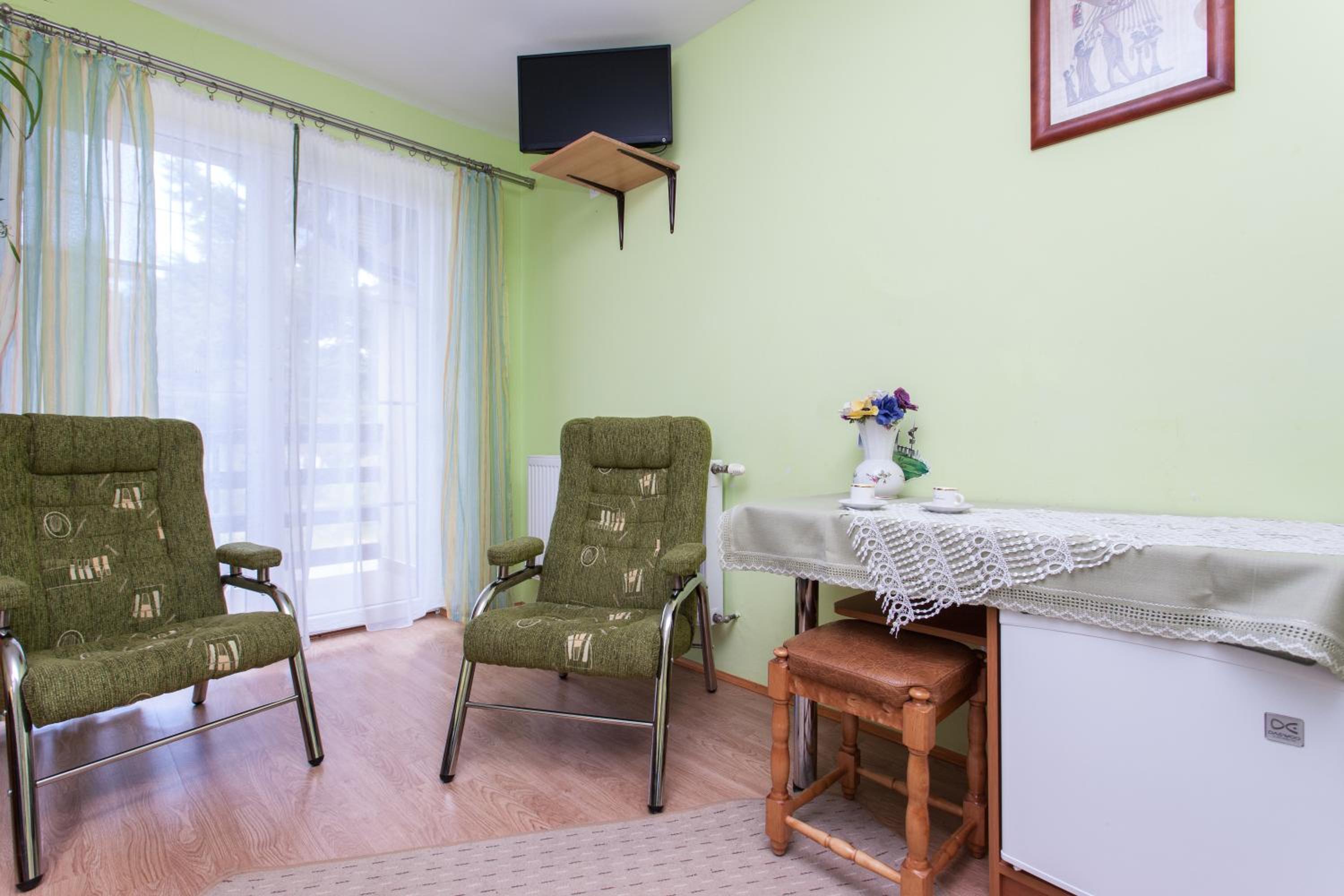 Triple Room with Balcony - Photo 5