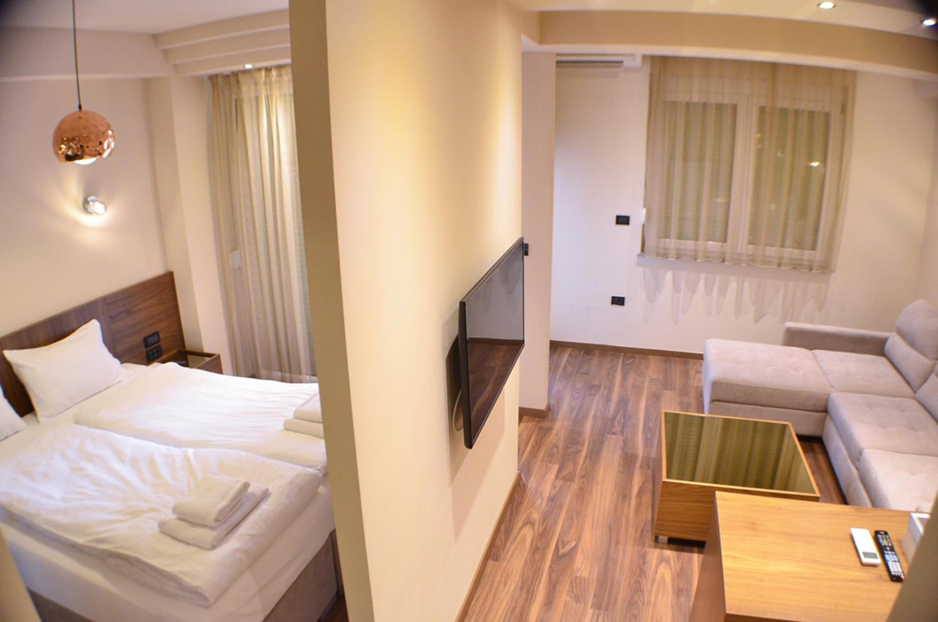Premier One-Bedroom Apartment - Photo 20