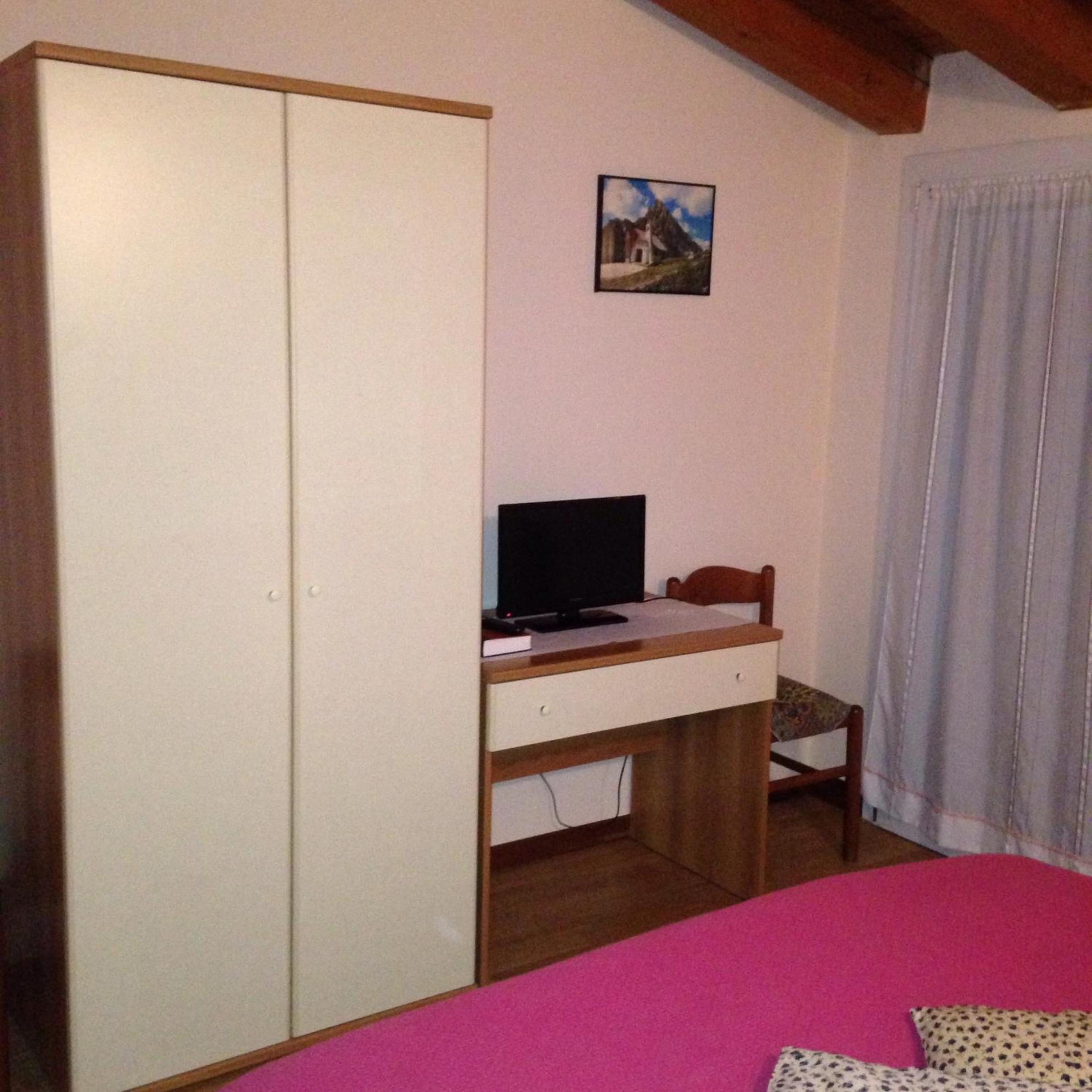 Double or Twin Room - Photo 3