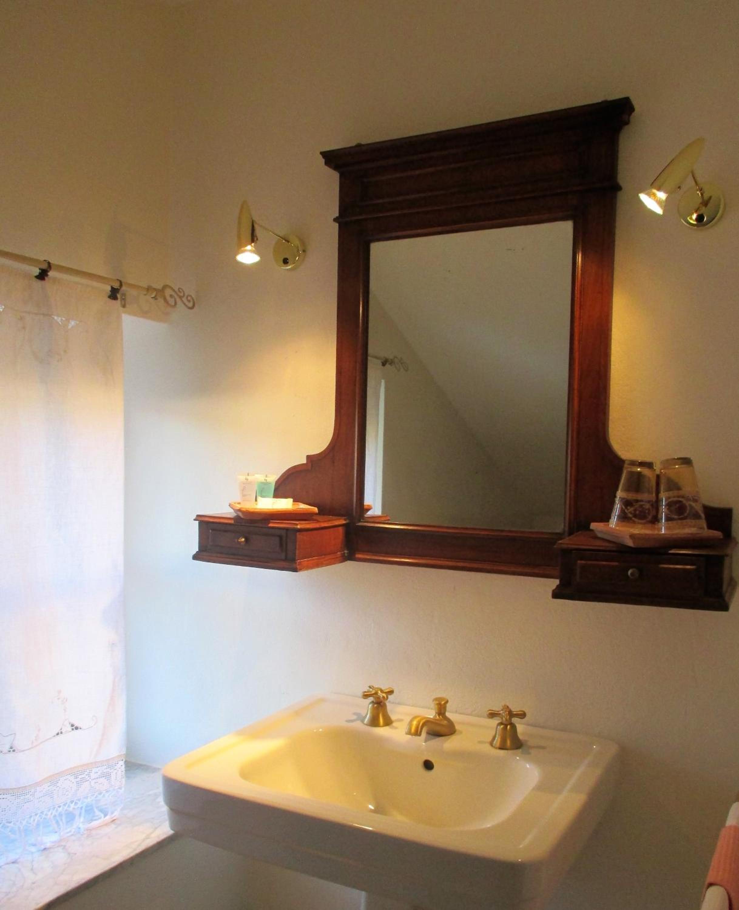 Double Room - Photo 11