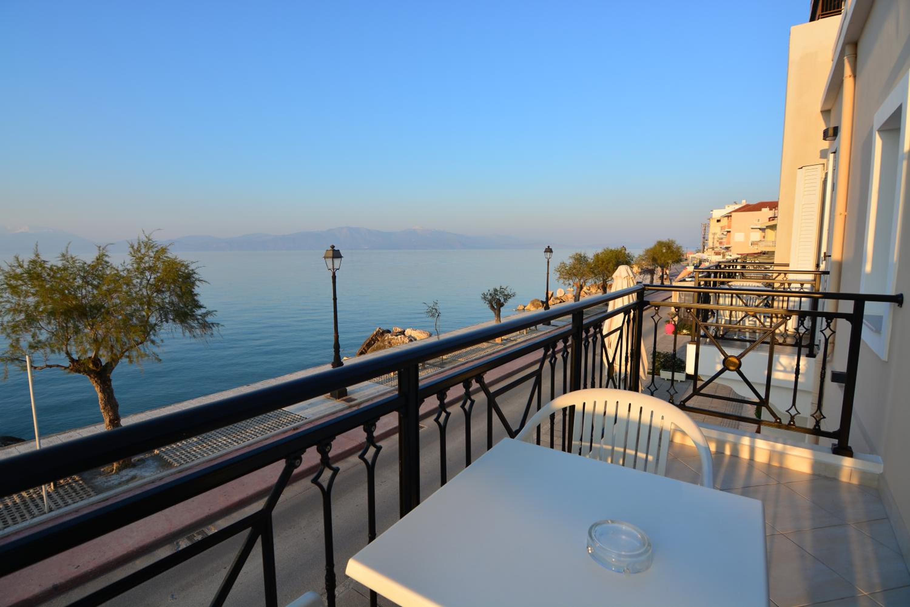 Double Room with Balcony and Sea View photo 3