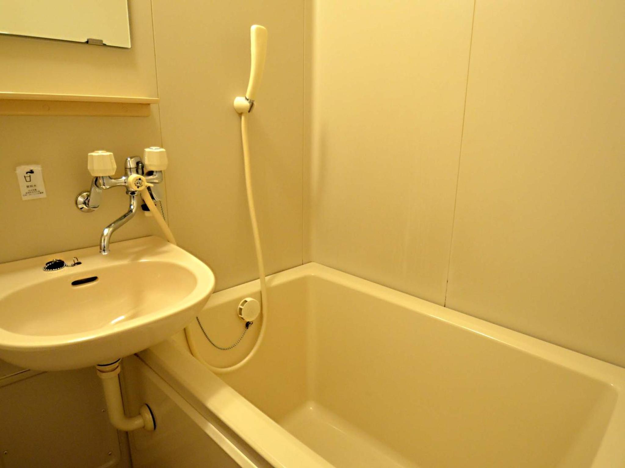 Twin Room - Photo 2