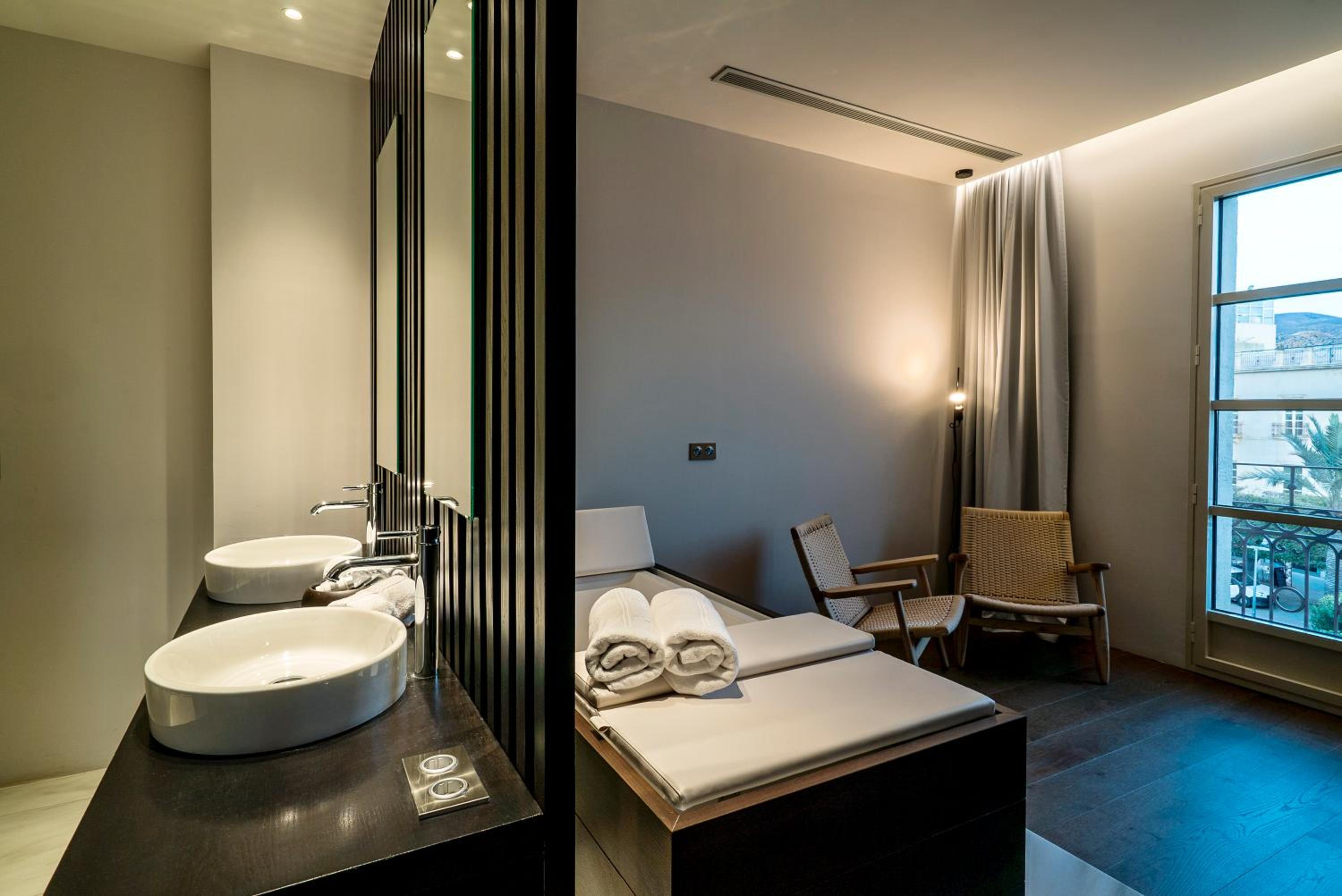 Suite - Photo 4