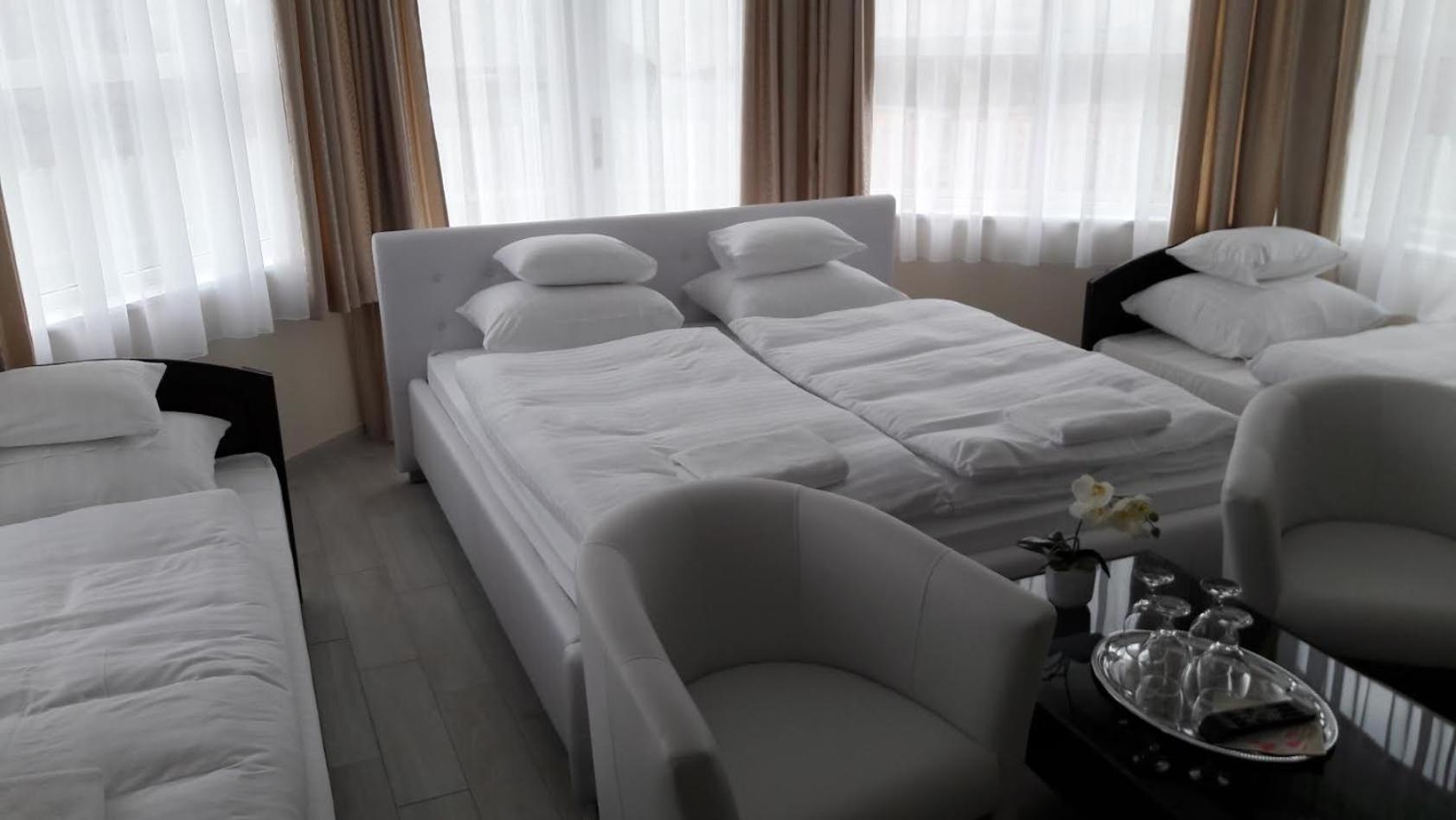 Deluxe Room - Photo 1