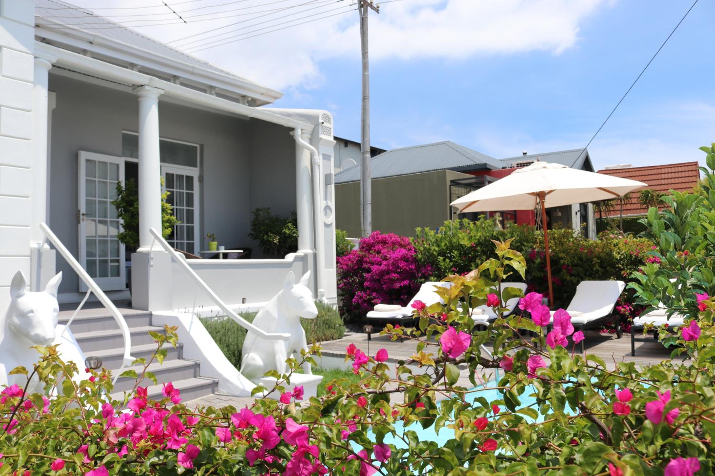 Deluxe Double Room with Balcony - Photo 8