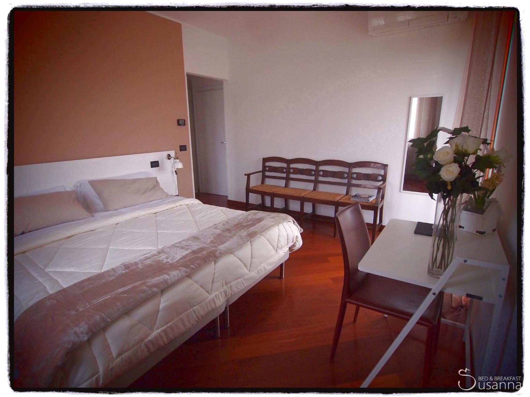 Large Double Room - Photo 9
