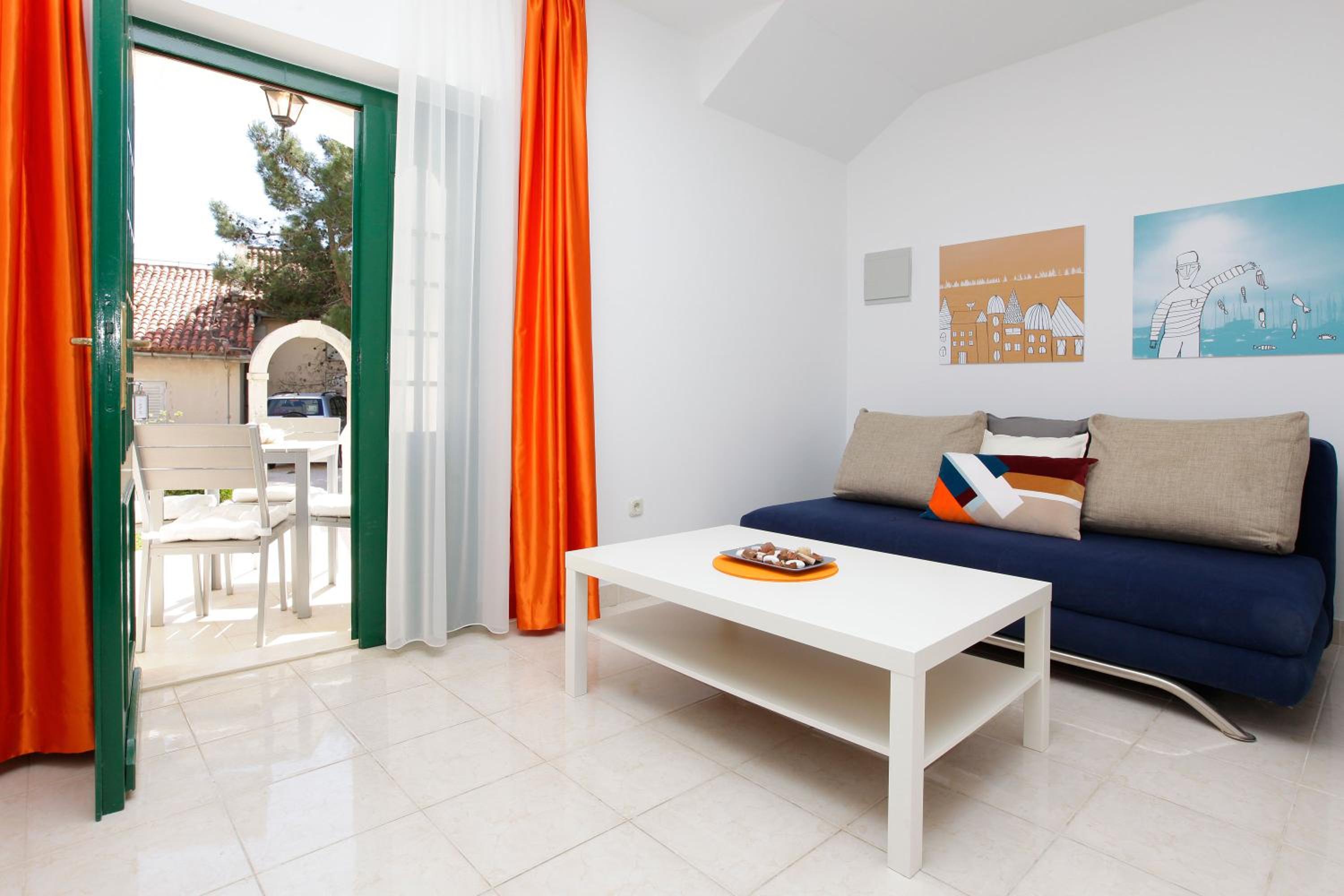 One-Bedroom Apartment with Garden View