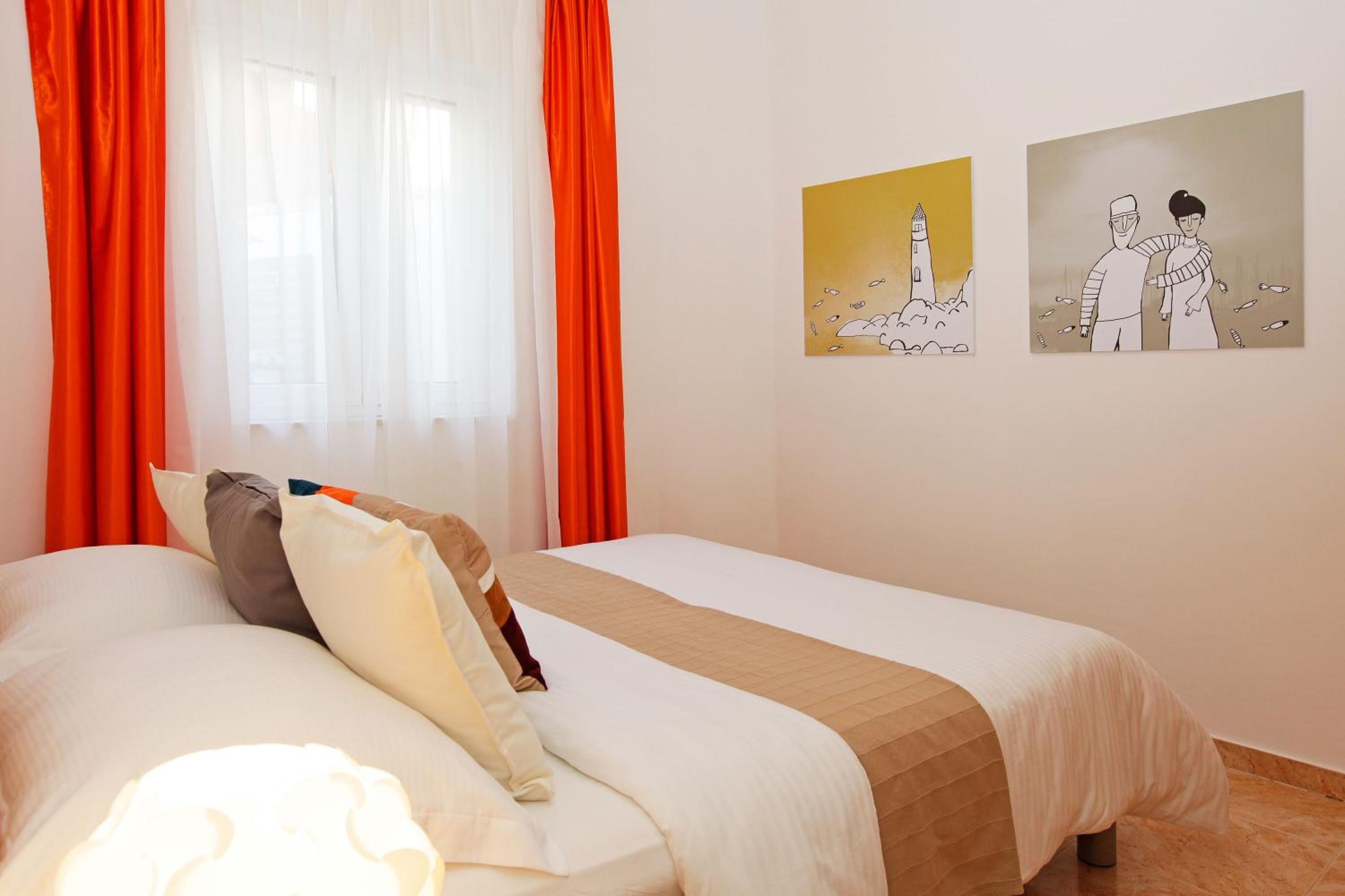 One-Bedroom Apartment with Terrace photo 3