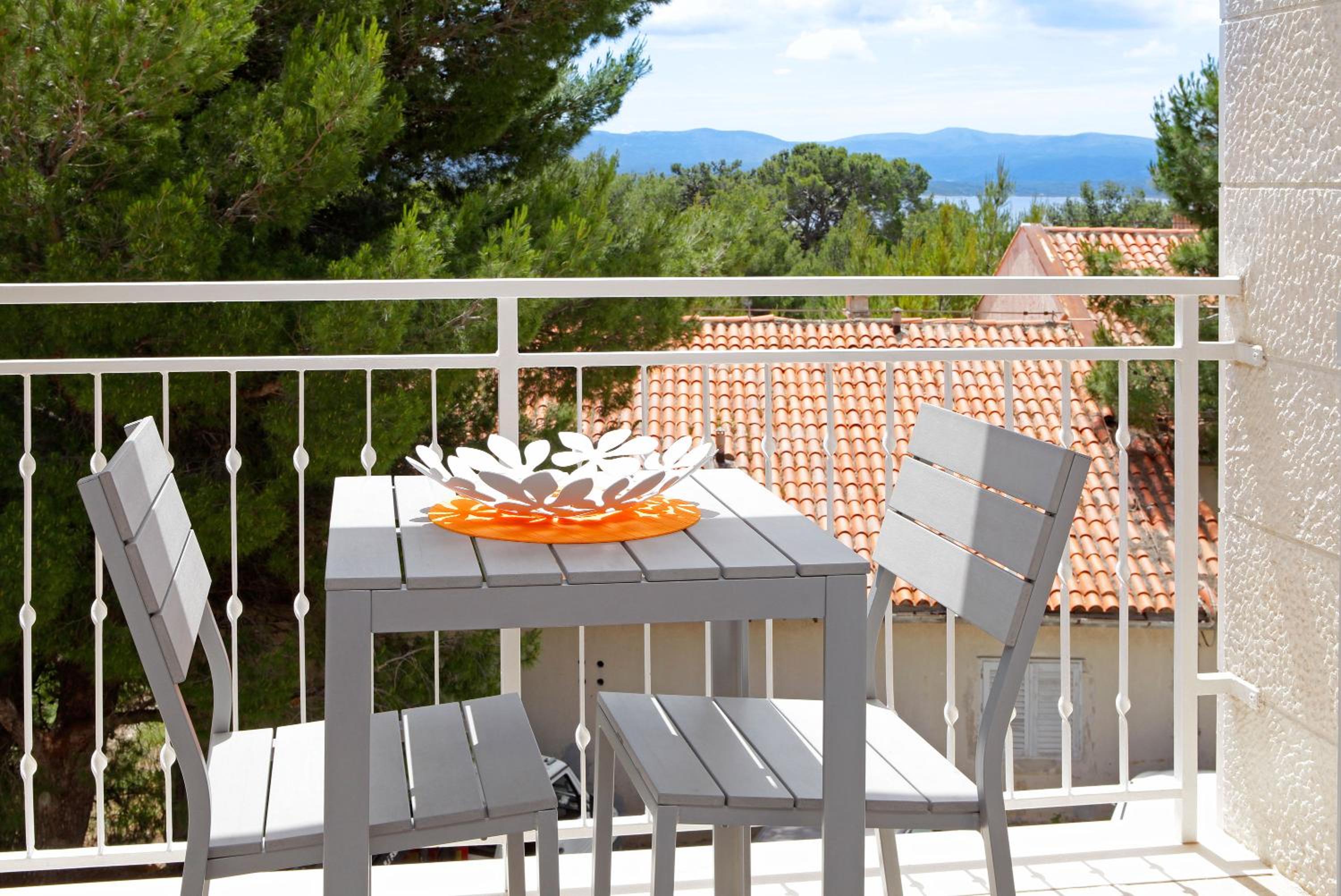 One-Bedroom Apartment with Balcony photo 2