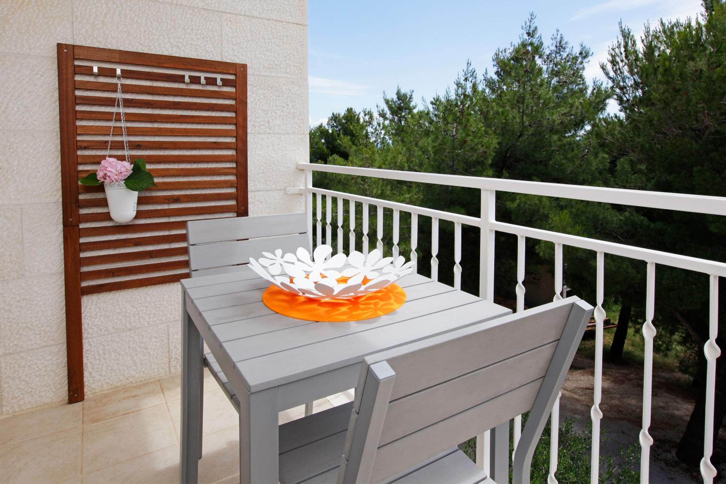 One-Bedroom Apartment with Balcony photo 3
