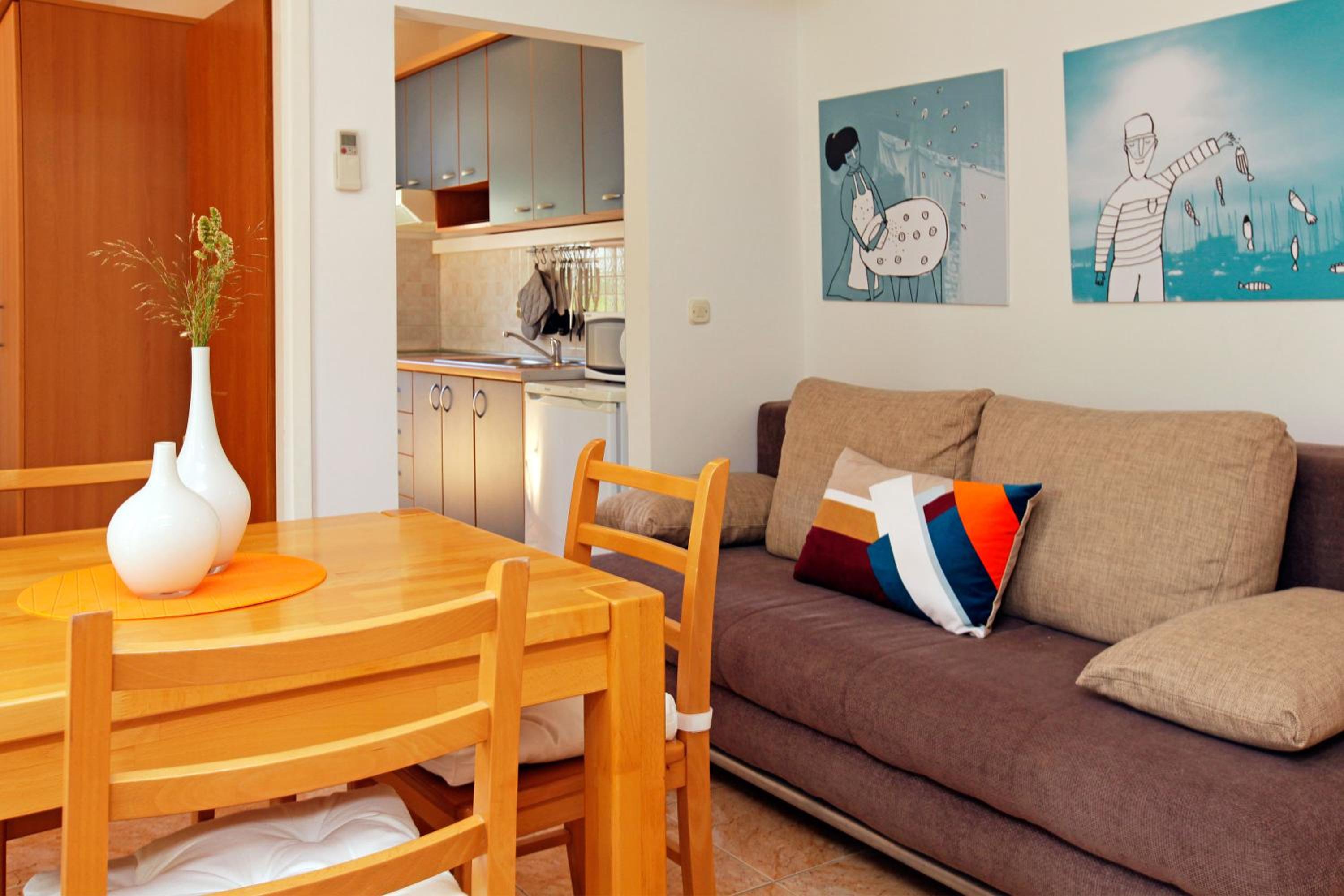 Two-Bedroom Apartment with Balcony photo 2