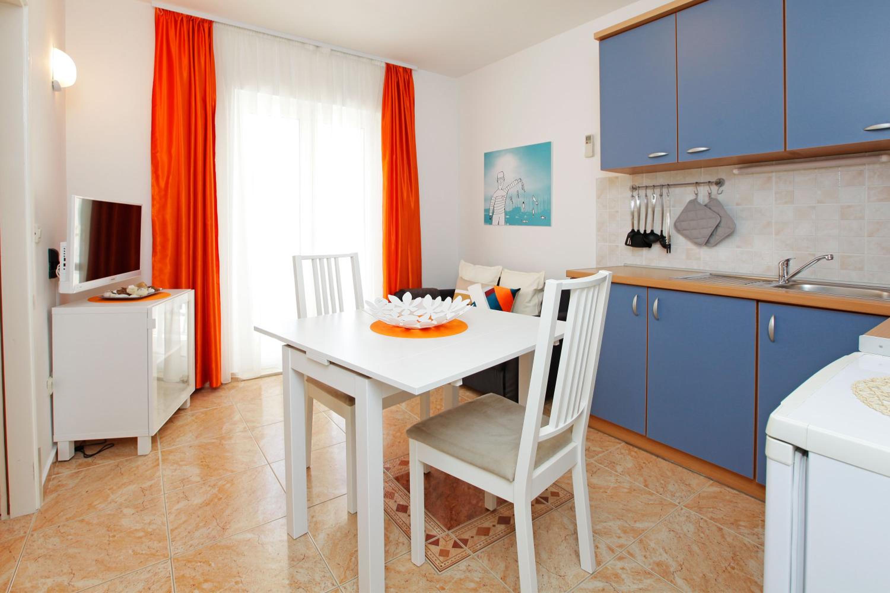 One-Bedroom Apartment with Balcony photo 3