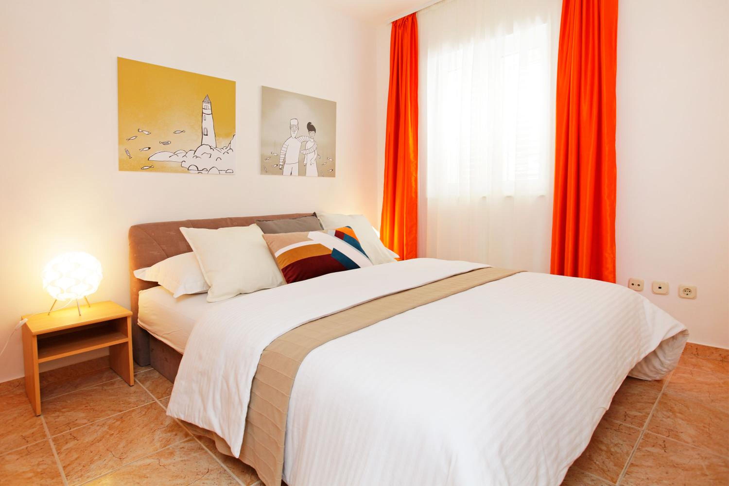 One-Bedroom Apartment with Balcony