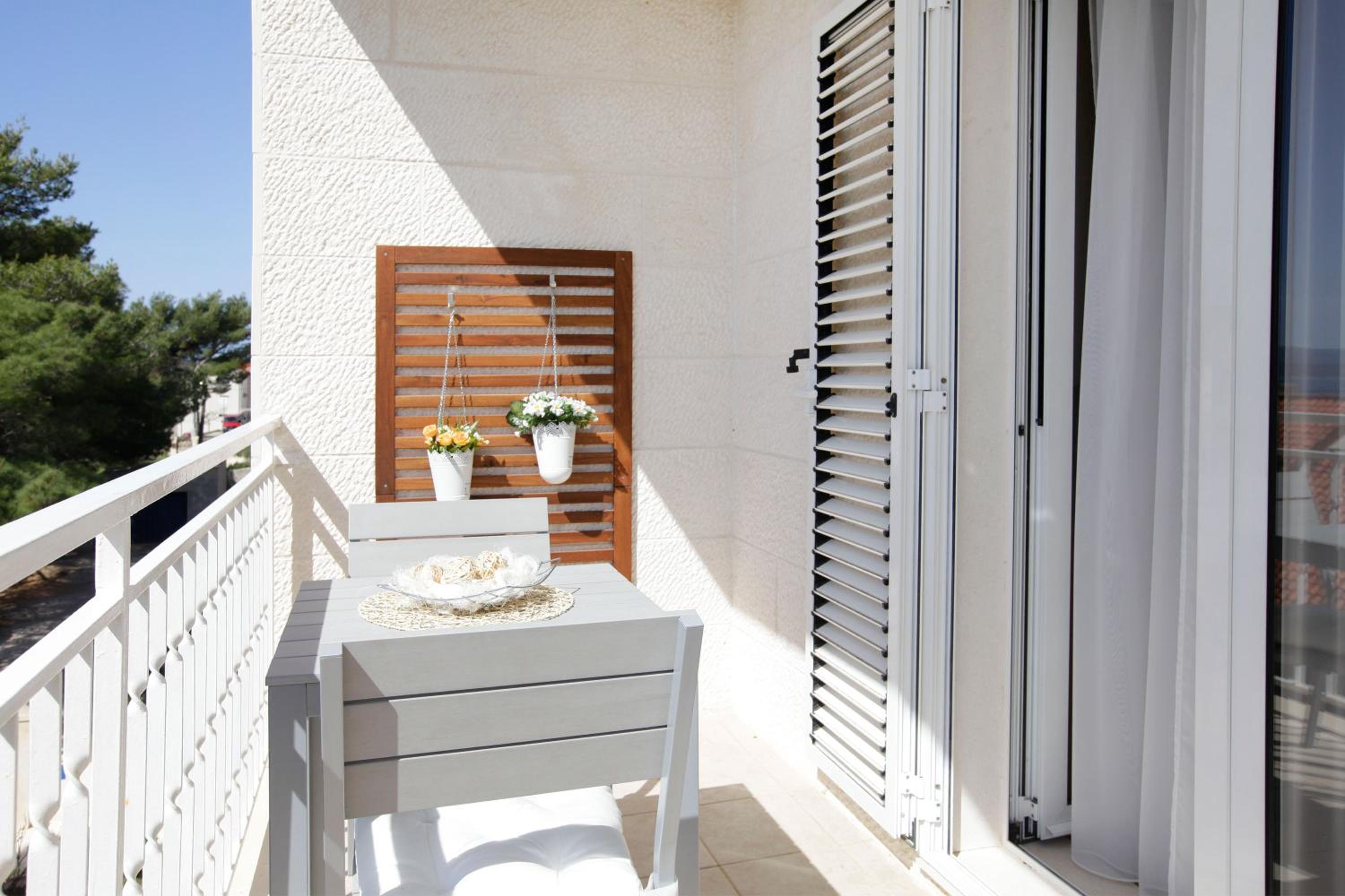 One-Bedroom Apartment with Balcony photo 3