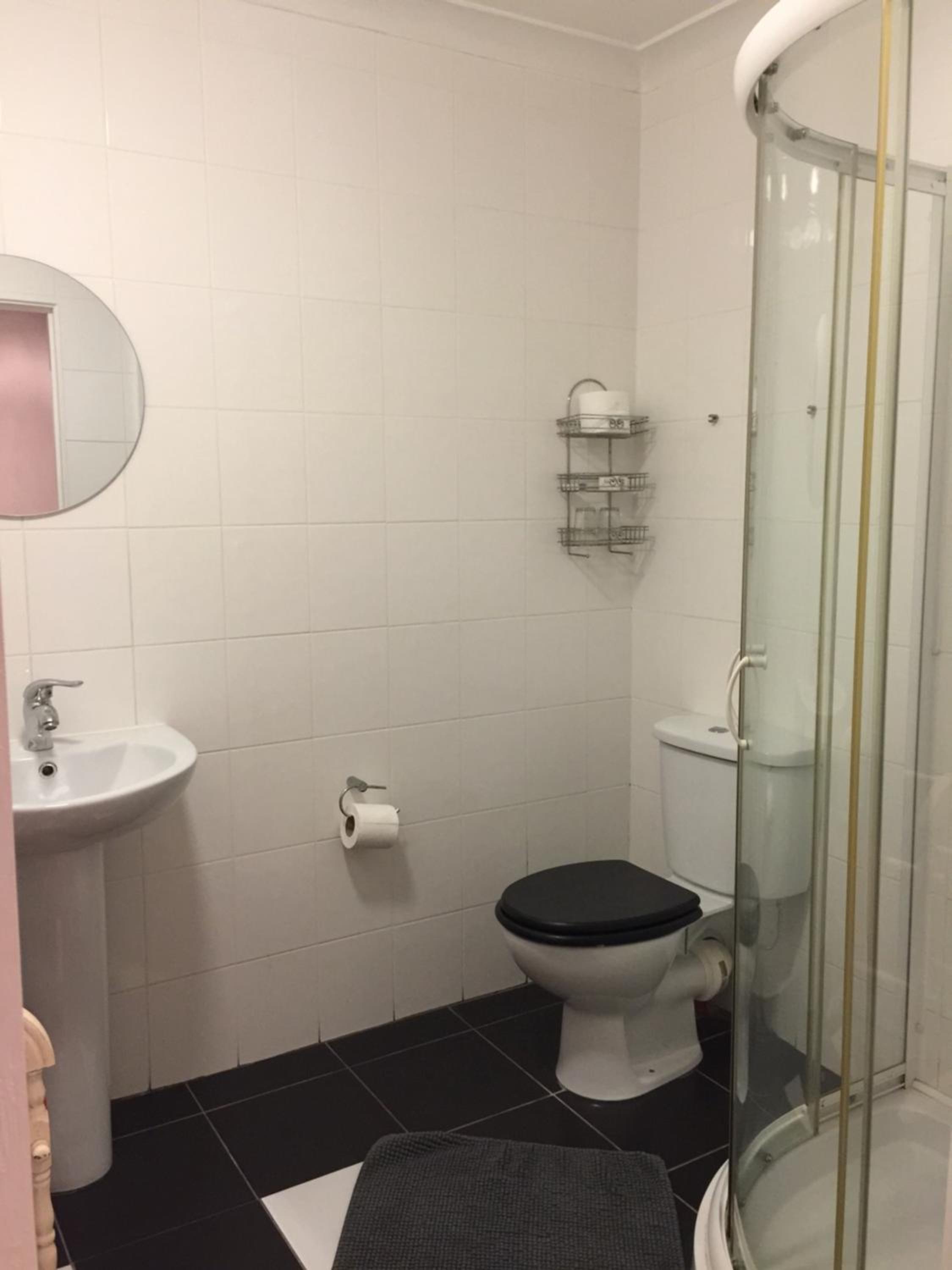 Double Room with Private Bathroom - Photo 6