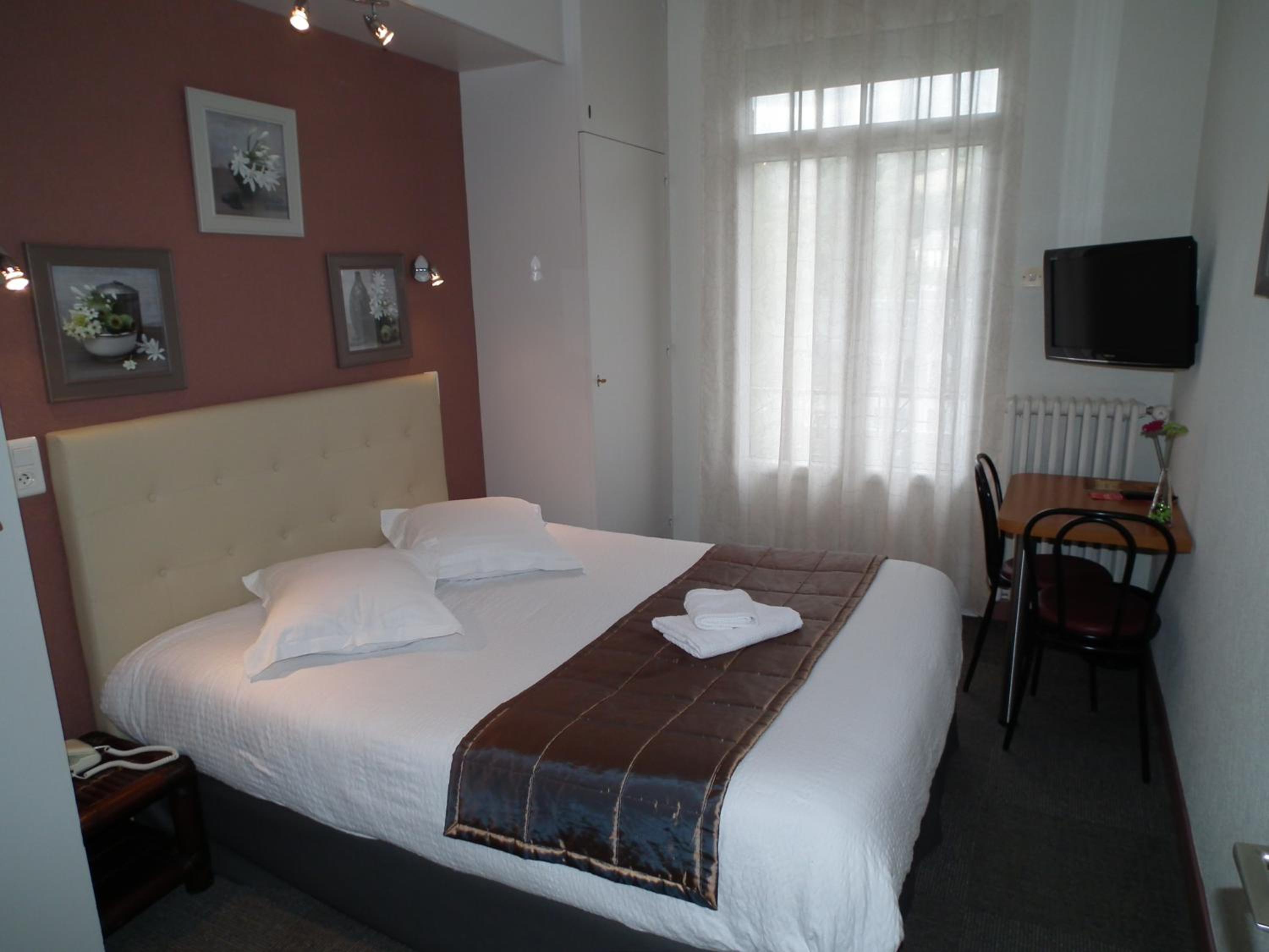 Standard Double Room - Photo 1