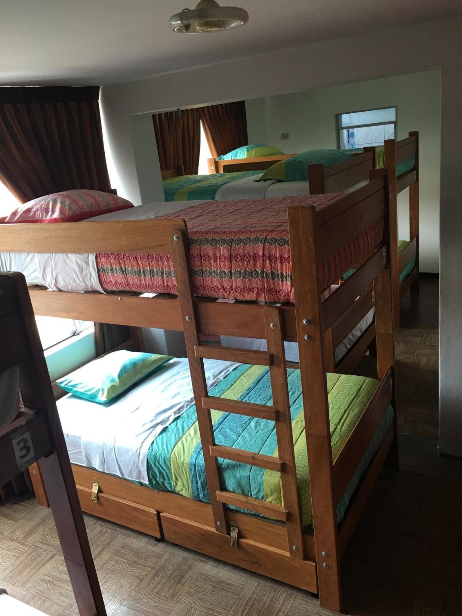 Bed in 8-Bed Mixed Dormitory Room photo 1