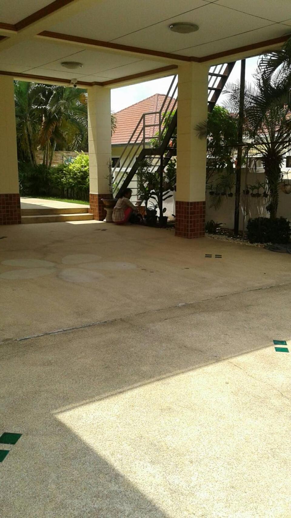 Villa with Private Pool - Photo 95
