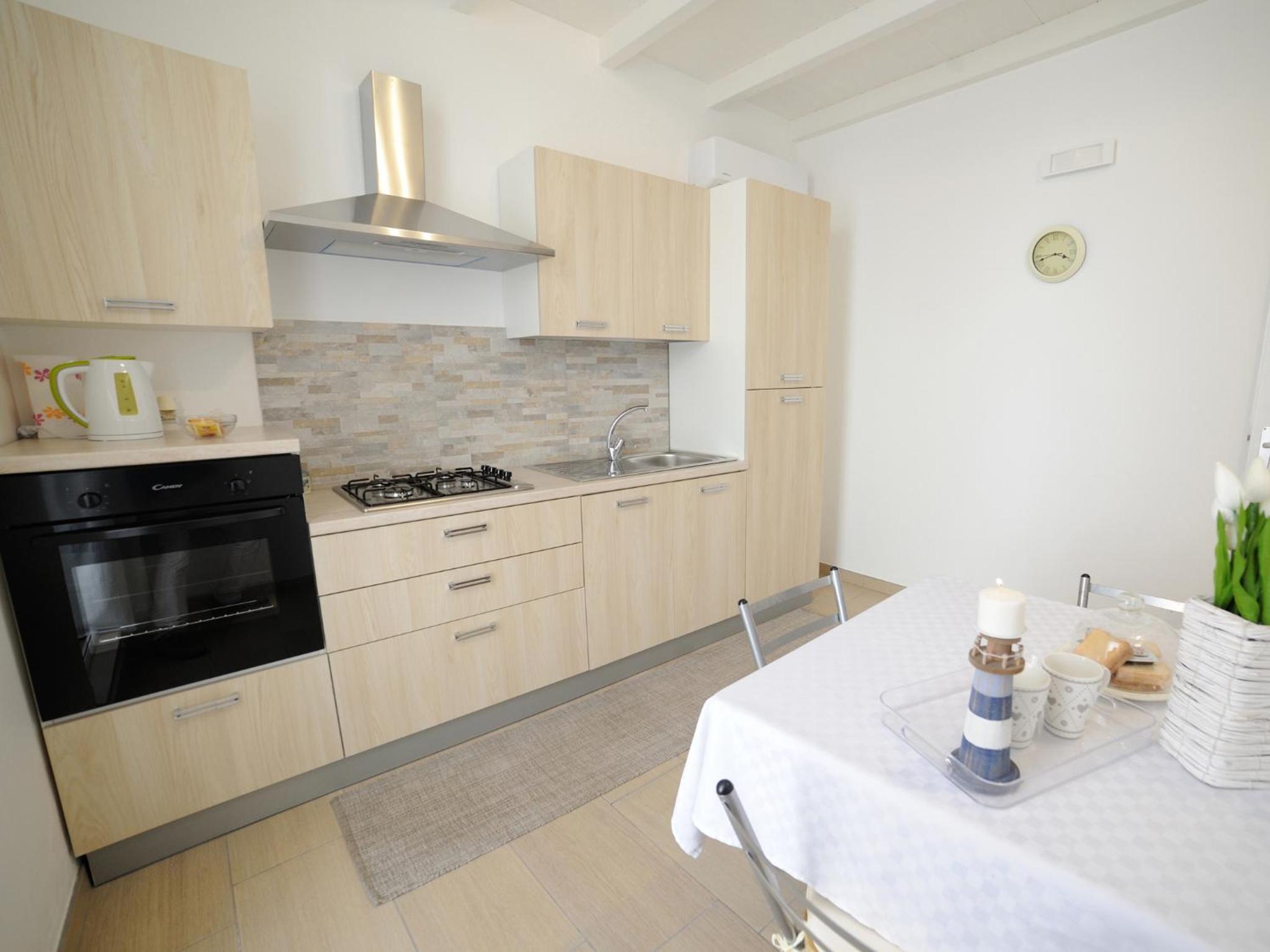 Studio Apartment - Photo 24