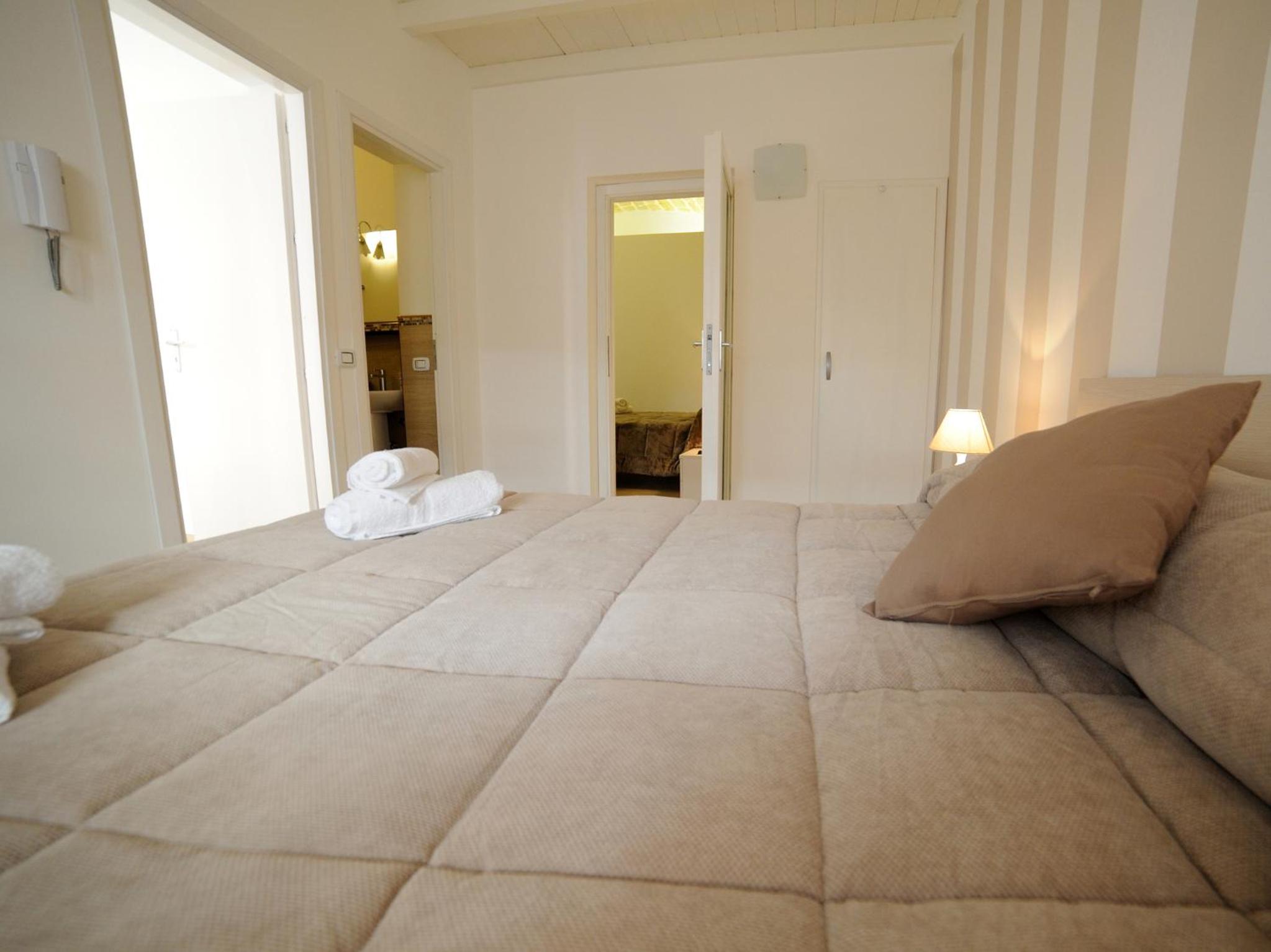 Studio Apartment - Photo 52
