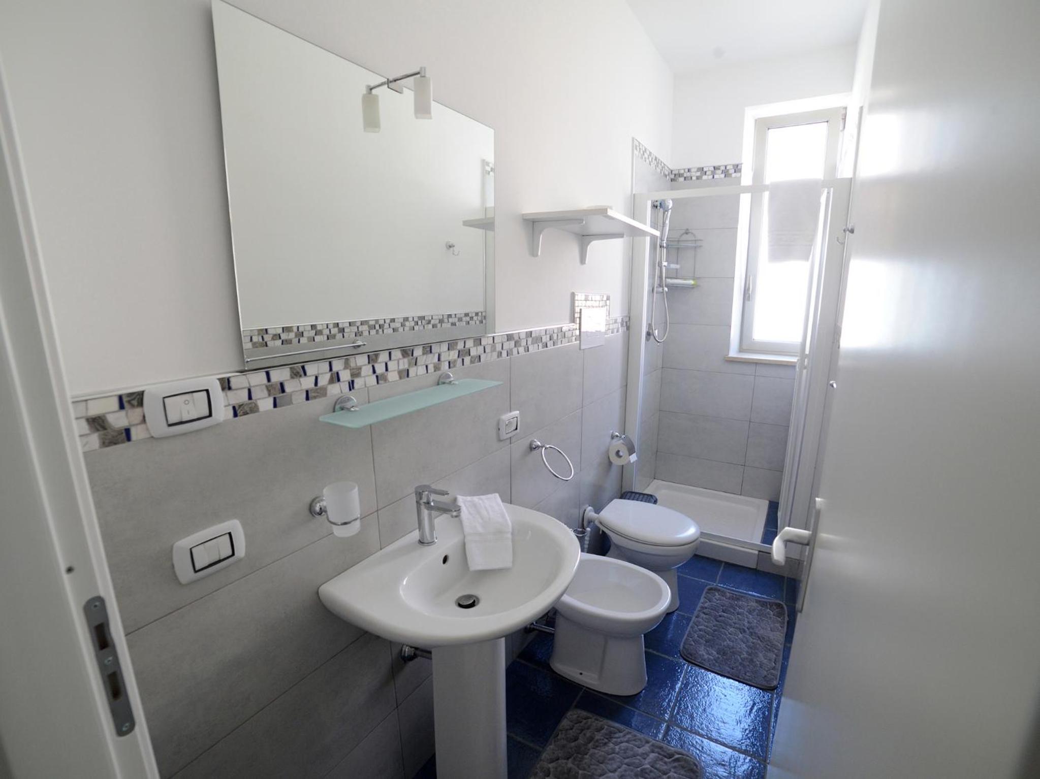 Studio Apartment - Photo 9