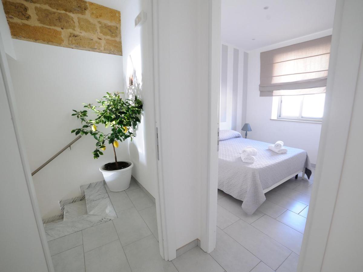 Studio Apartment - Photo 14
