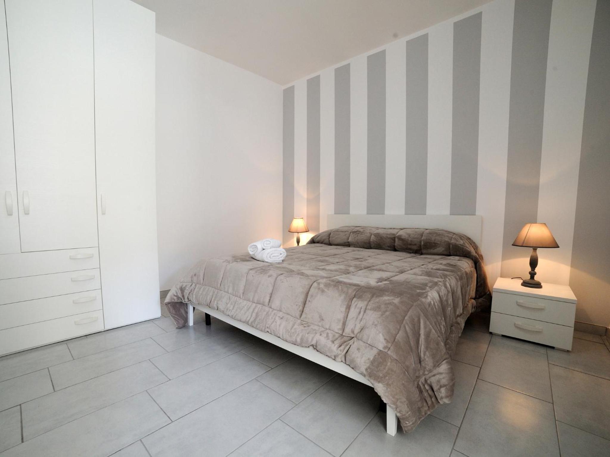 Studio Apartment - Photo 17