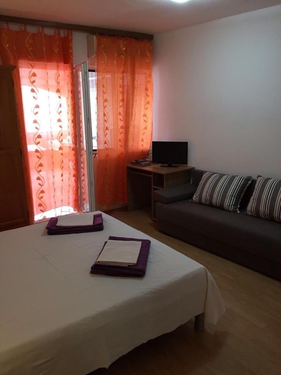 Basic Triple Room