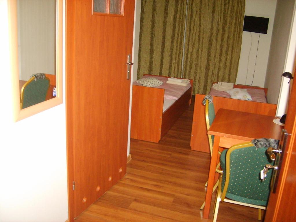 Double Room with Private Bathroom - Photo 1