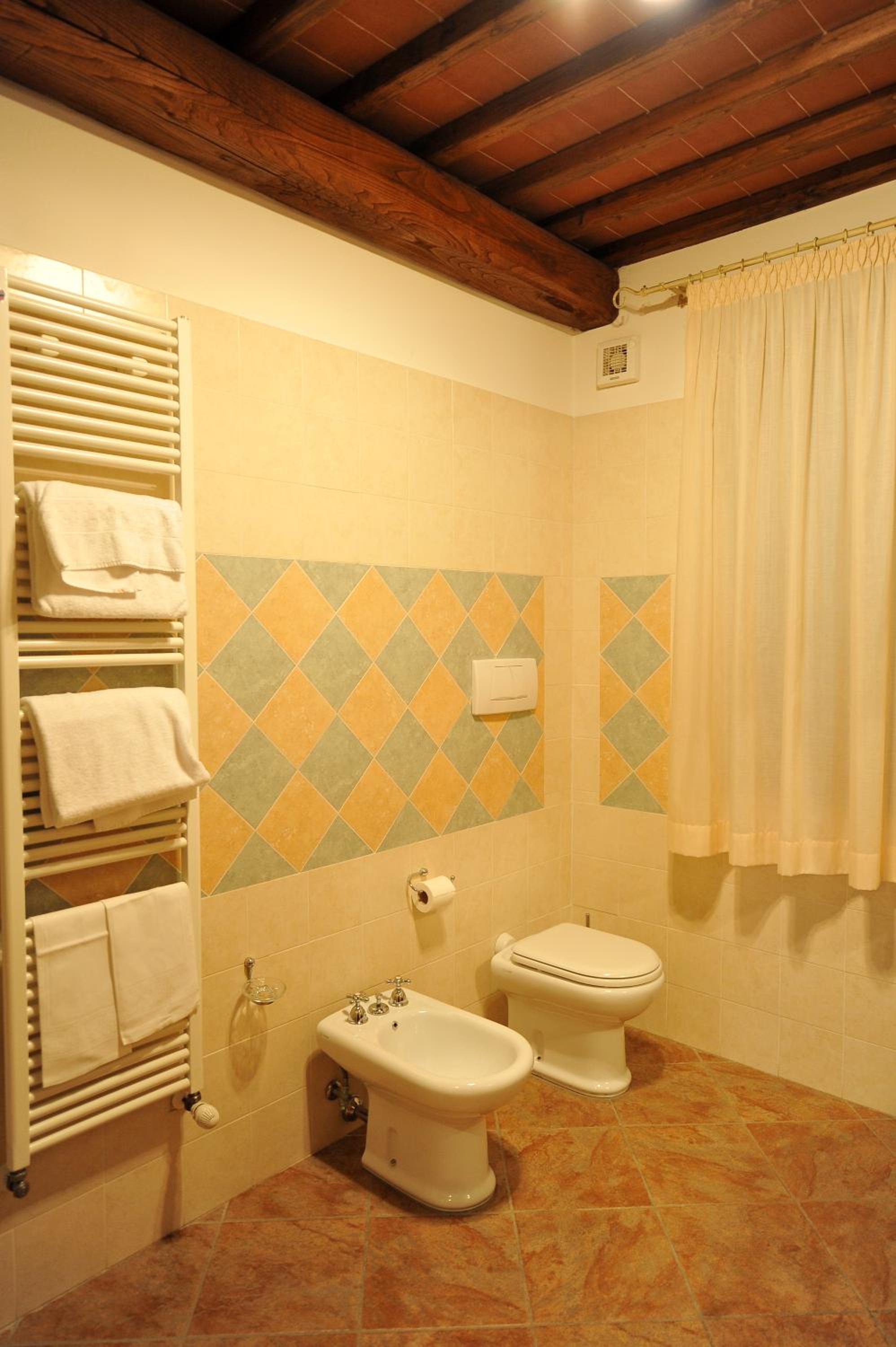 Family Room - Photo 10